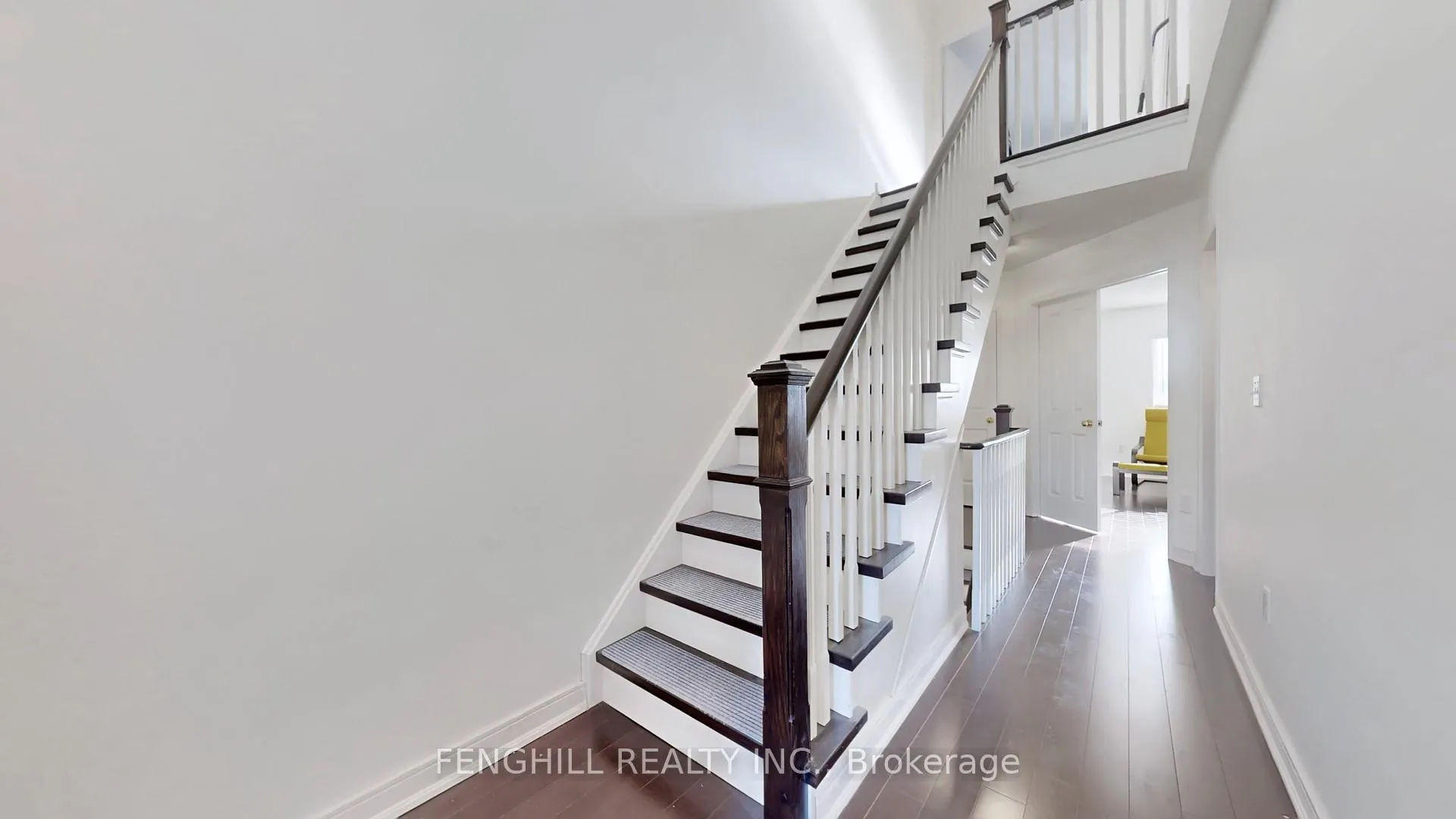 Photo 24 of 231 Bur Oak Avenue, Markham, Berczy — HOMEH