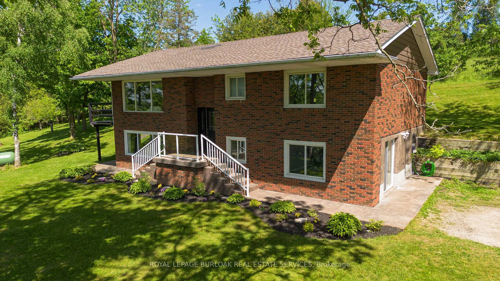 Photo 4 of 1119 Concession 8 Road W, Hamilton, Rural Flamborough — HOMEH