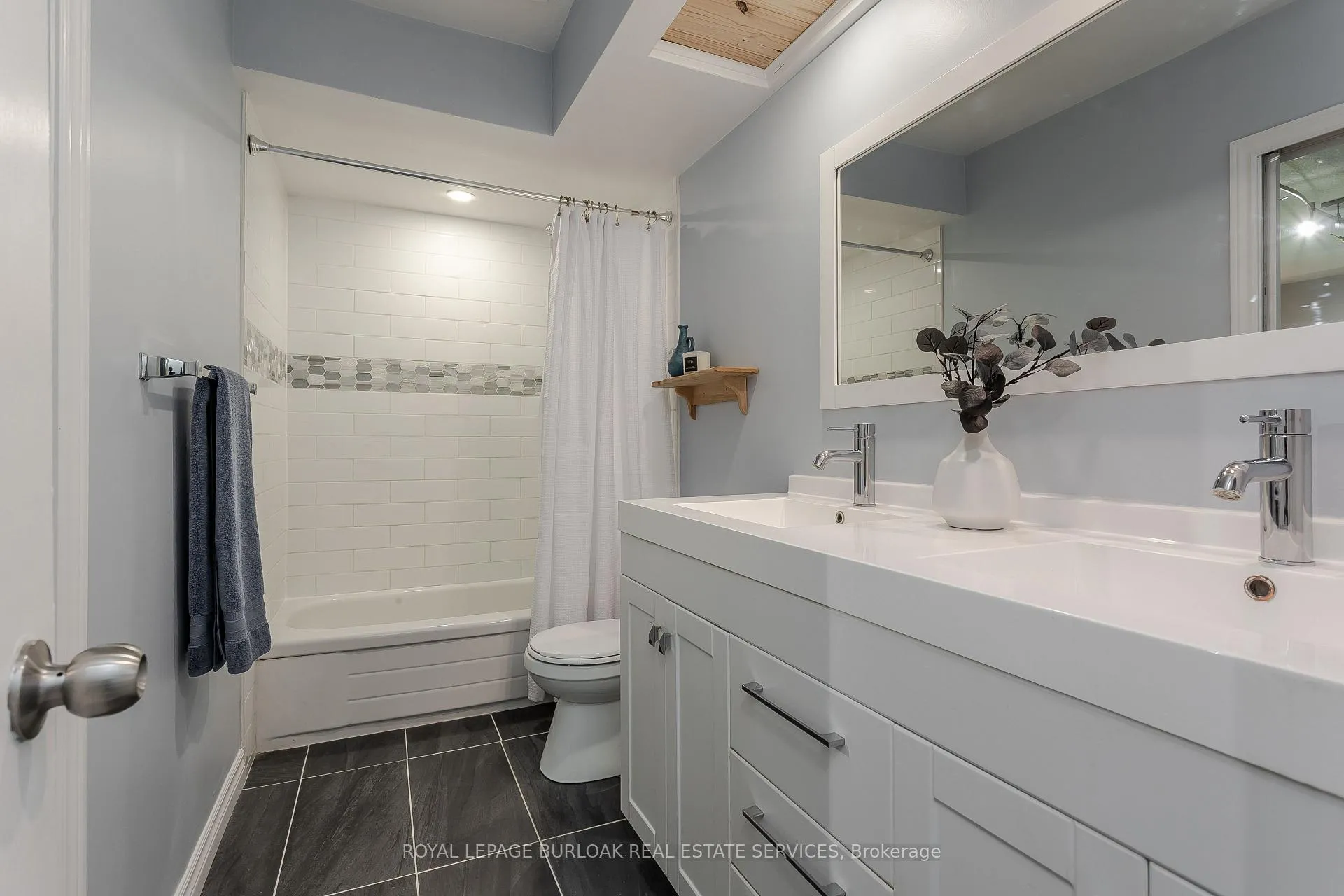 Photo 27 of 1119 Concession 8 Road W, Hamilton, Rural Flamborough — HOMEH