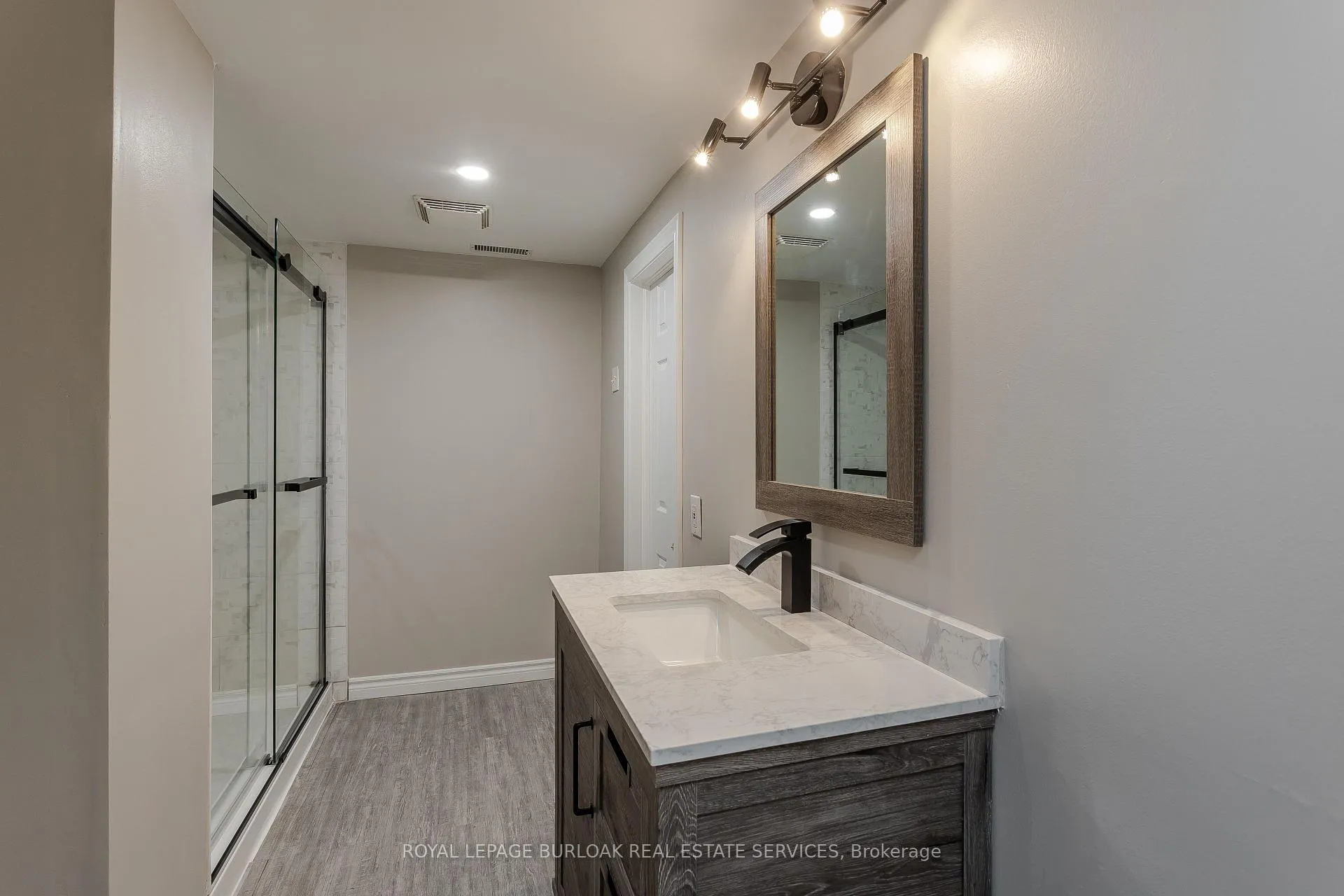 Photo 34 of 1119 Concession 8 Road W, Hamilton, Rural Flamborough — HOMEH