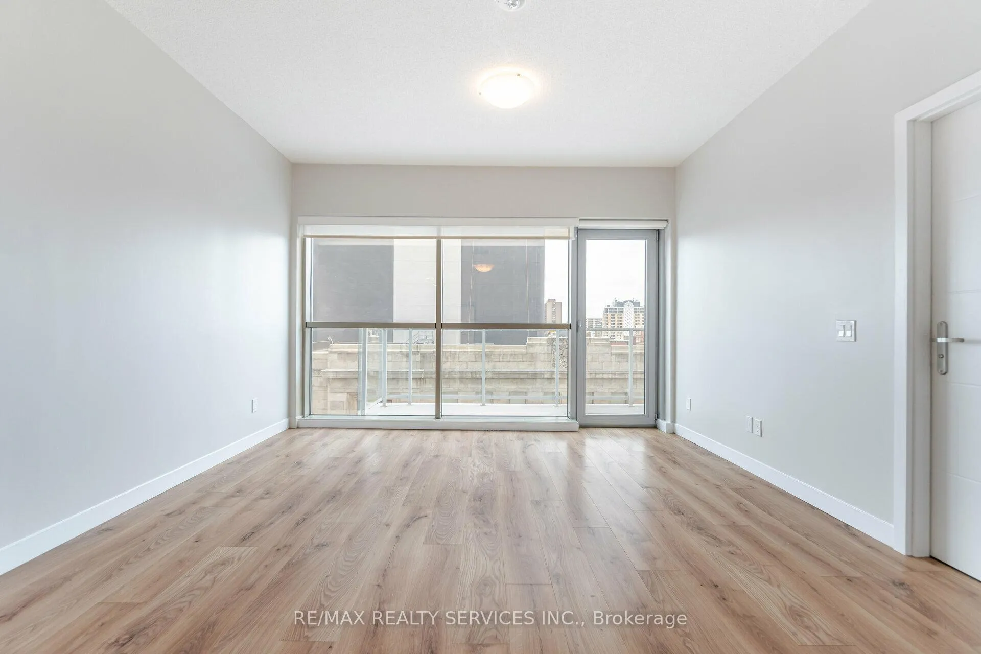 Photo 10 of Unit 407, 60 Frederick Street, Kitchener — HOMEH