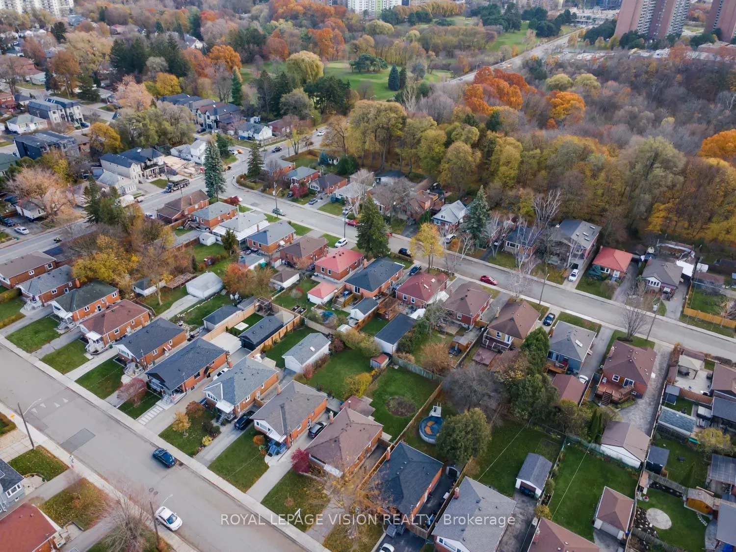 Photo 2 of 29 Donora Drive, Toronto, Crescent Town — HOMEH