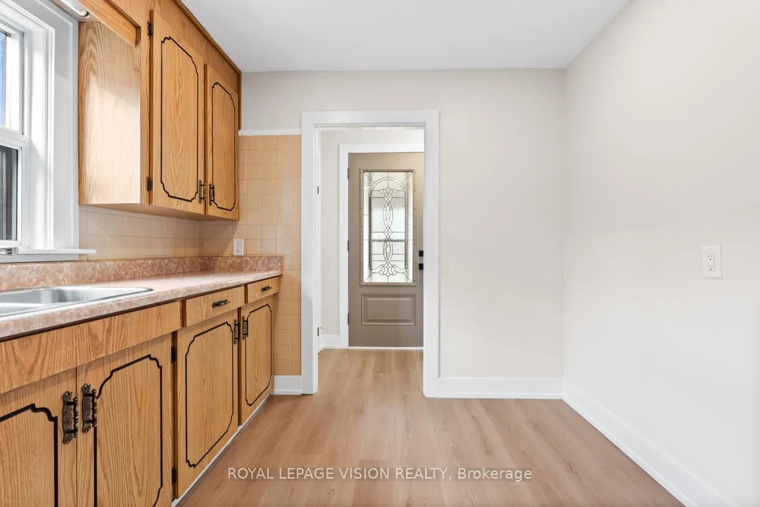 Photo 17 of 29 Donora Drive, Toronto, Crescent Town — HOMEH