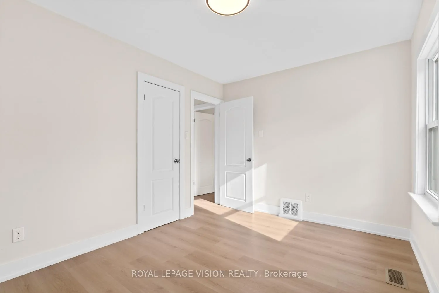 Photo 24 of 29 Donora Drive, Toronto, Crescent Town — HOMEH