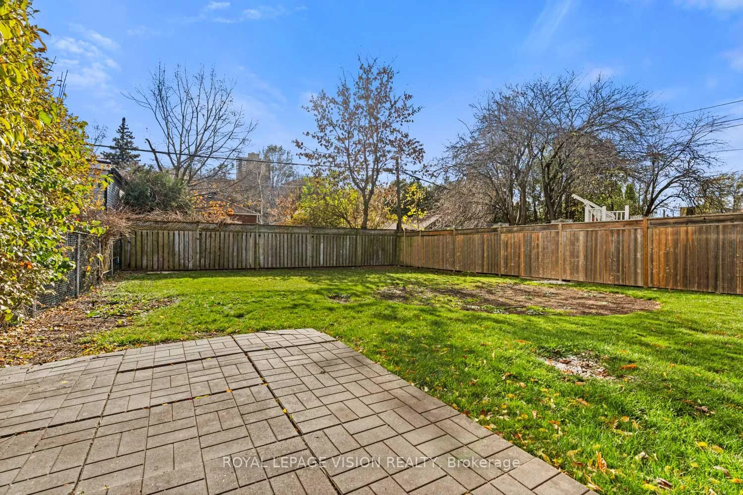 Photo 38 of 29 Donora Drive, Toronto, Crescent Town — HOMEH
