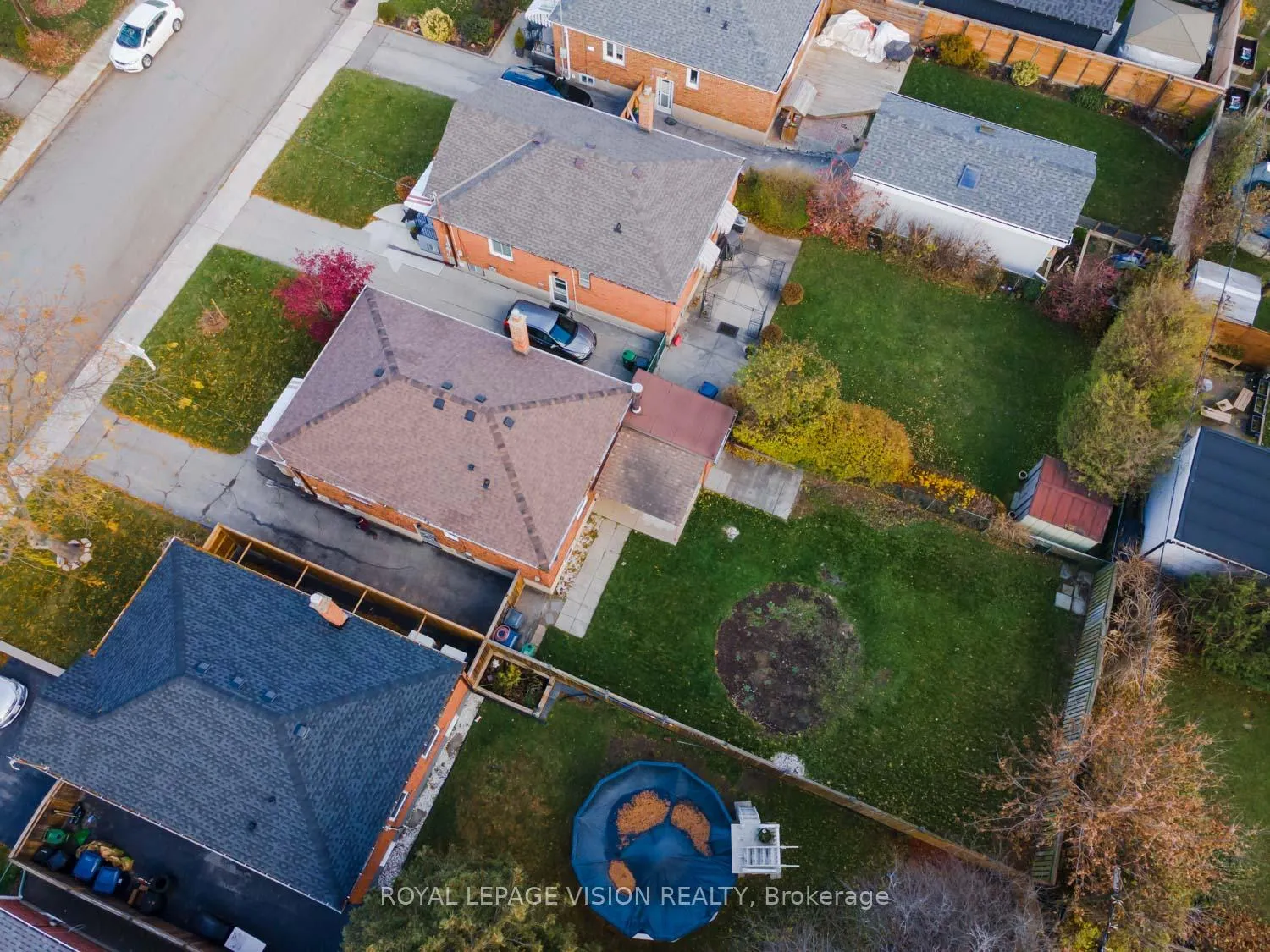 Photo 45 of 29 Donora Drive, Toronto, Crescent Town — HOMEH