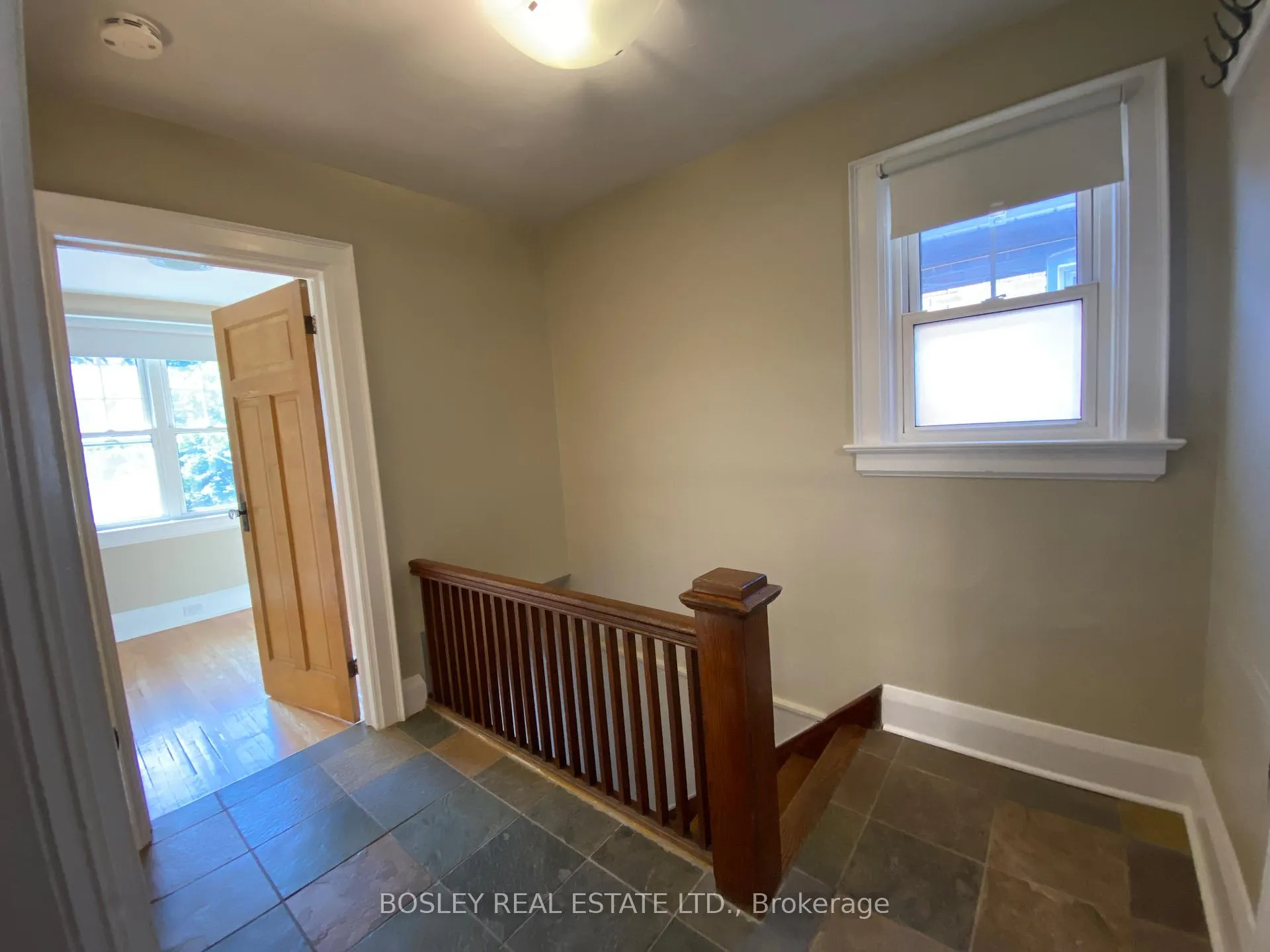 Photo 2 of Unit #2 (UPPER), 33 Lorindale Avenue, Toronto, Lawrence Park North — HOMEH