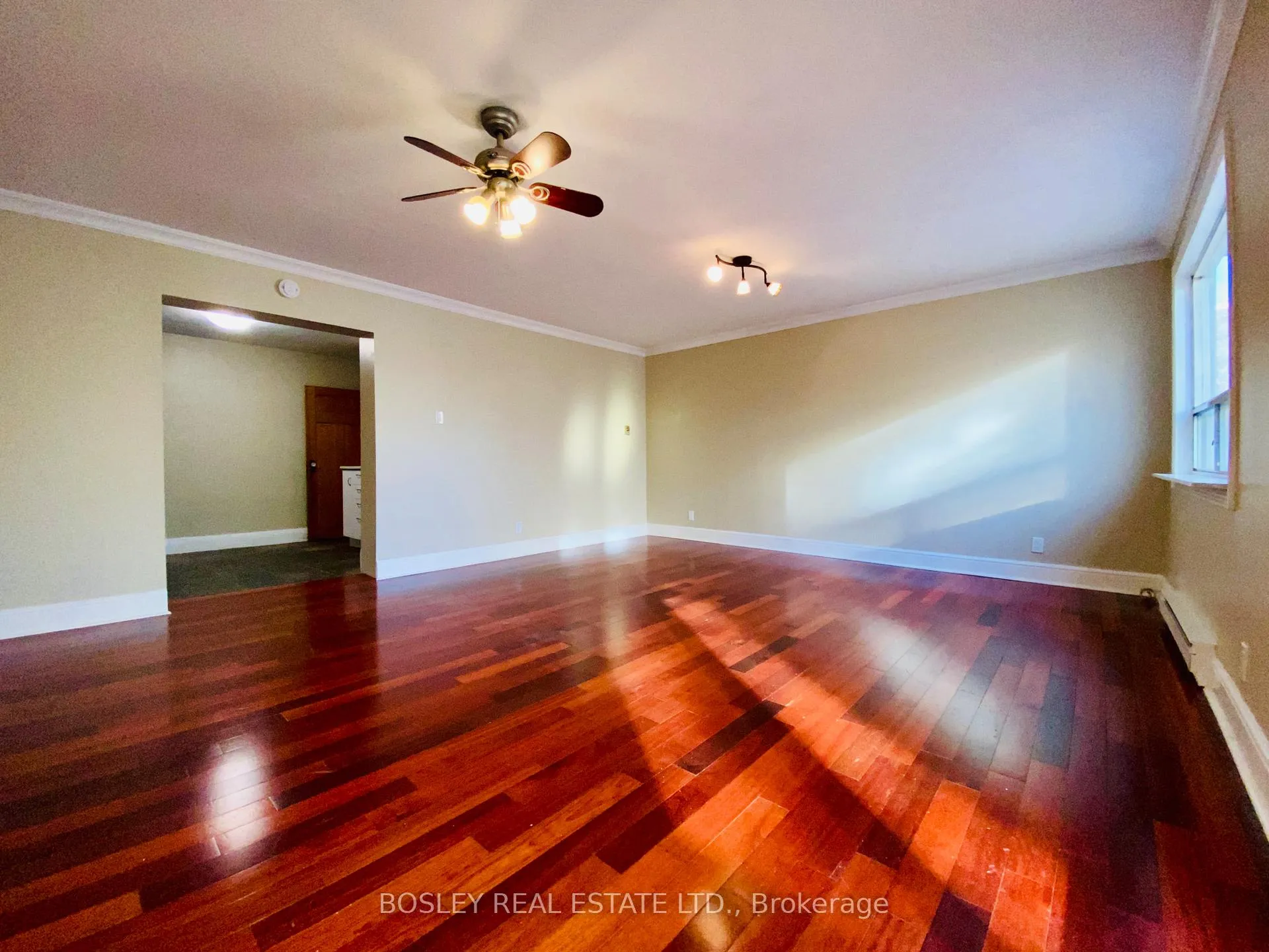 Photo 9 of Unit #2 (UPPER), 33 Lorindale Avenue, Toronto, Lawrence Park North — HOMEH