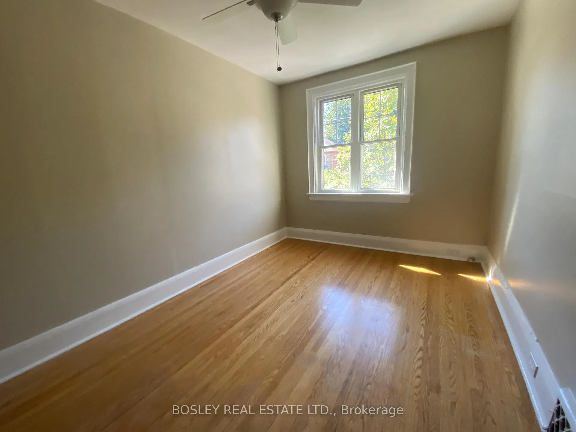 Photo 15 of Unit #2 (UPPER), 33 Lorindale Avenue, Toronto, Lawrence Park North — HOMEH