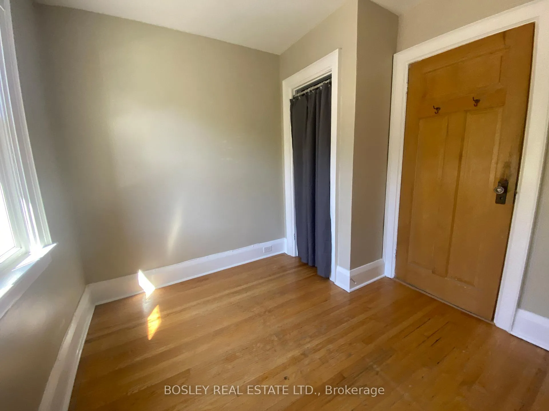 Photo 18 of Unit #2 (UPPER), 33 Lorindale Avenue, Toronto, Lawrence Park North — HOMEH