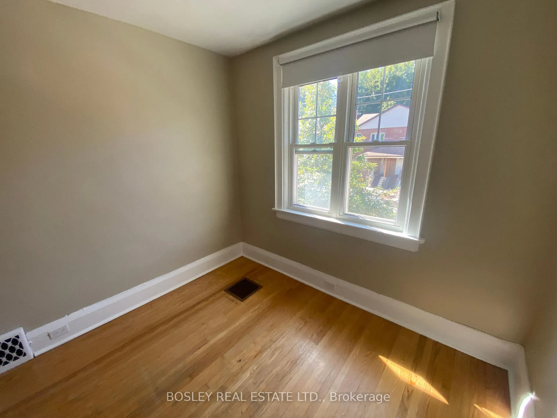 Photo 19 of Unit #2 (UPPER), 33 Lorindale Avenue, Toronto, Lawrence Park North — HOMEH