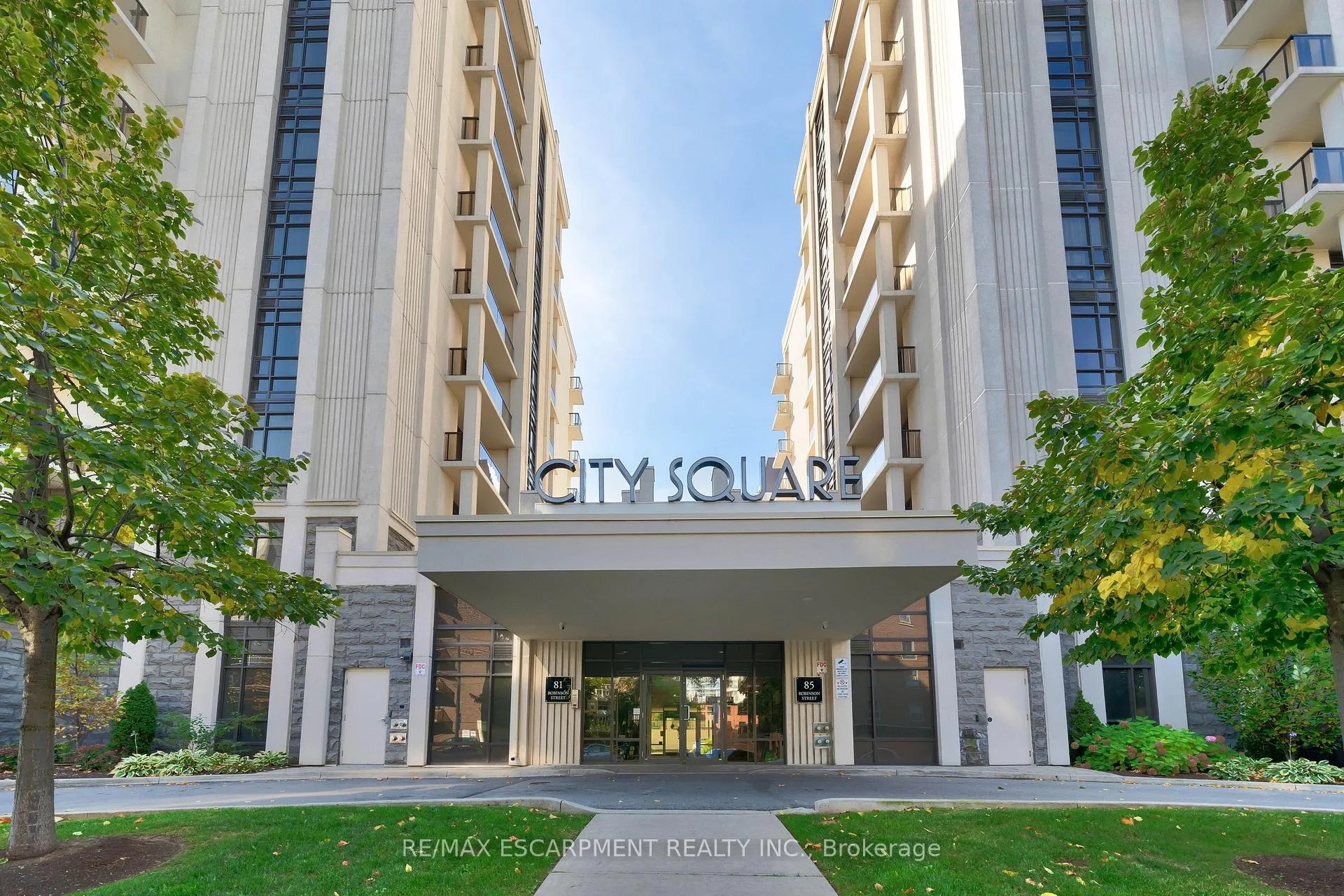 Front of Unit 606, 85 Robinson Street