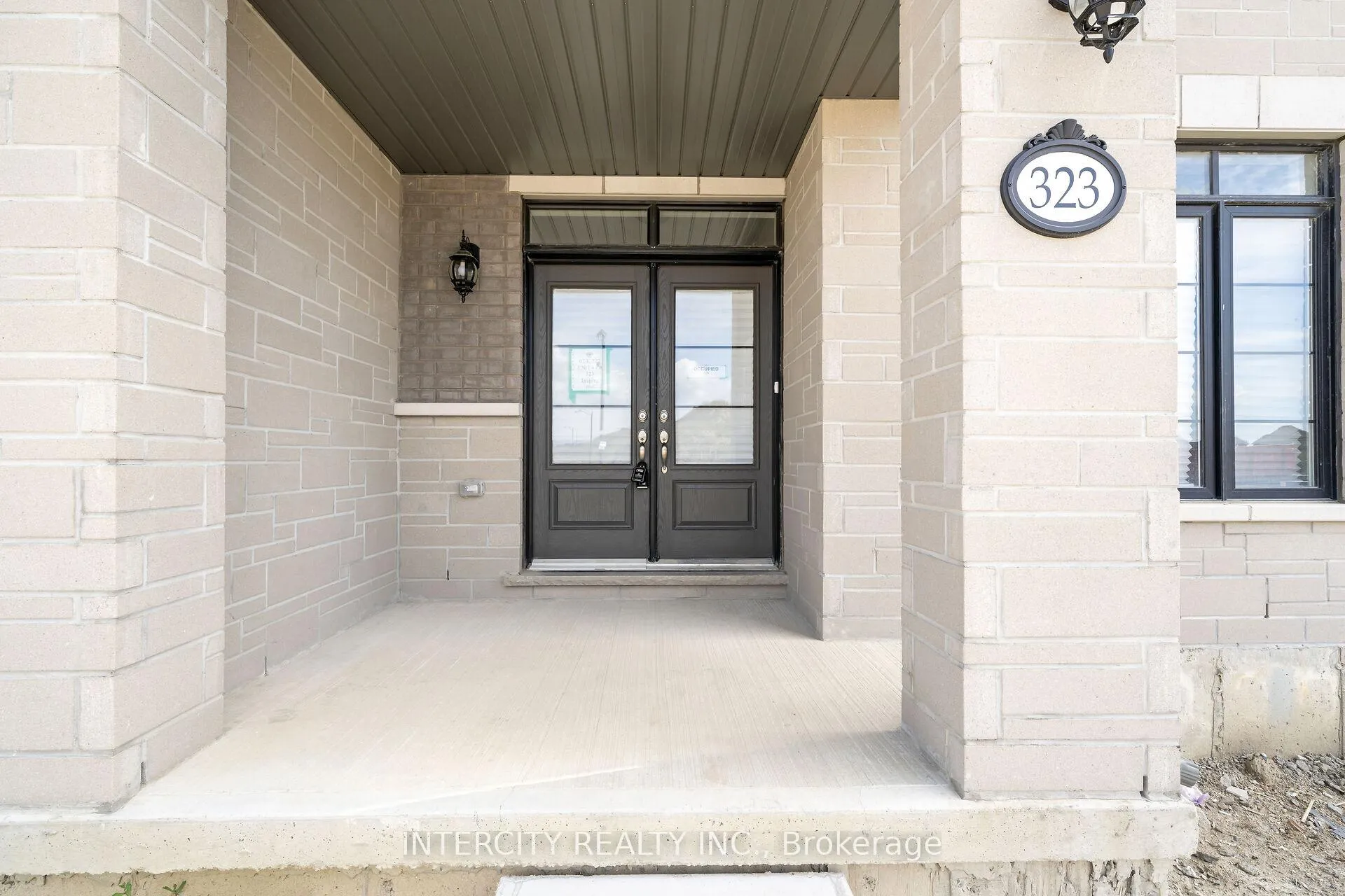 Photo 2 of 323 Inspire Boulevard, Brampton, Sandringham-Wellington North — HOMEH