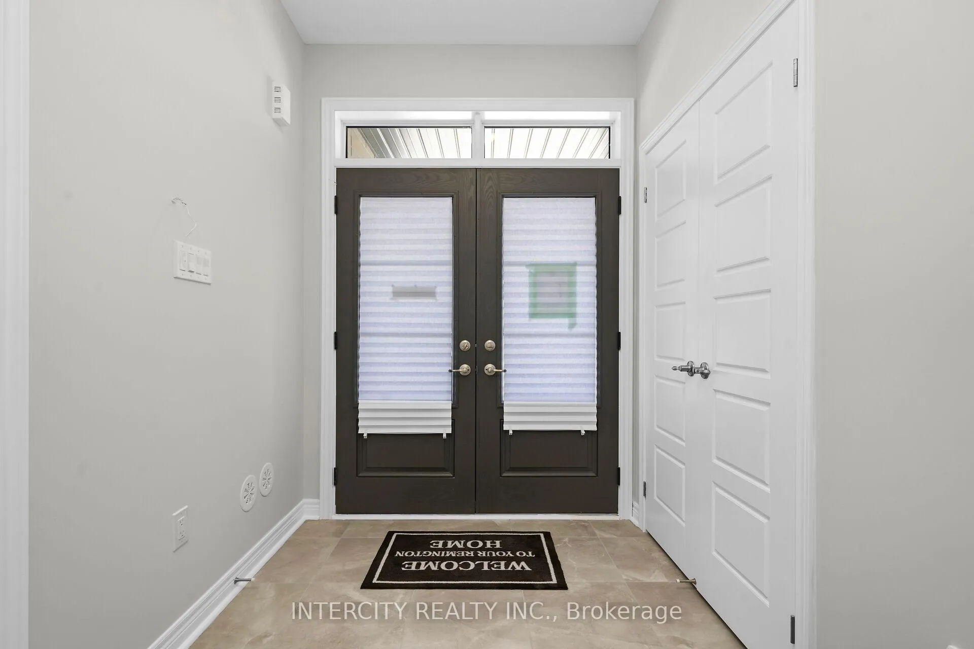 Photo 3 of 323 Inspire Boulevard, Brampton, Sandringham-Wellington North — HOMEH