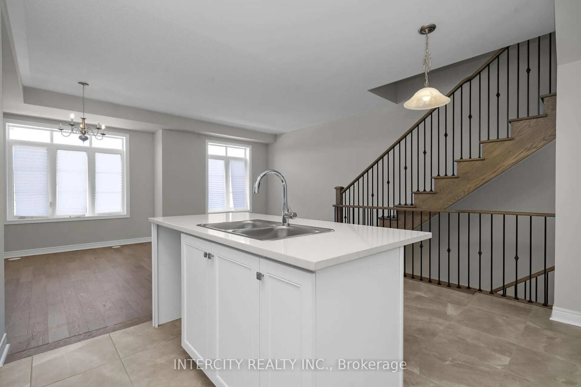 Photo 13 of 323 Inspire Boulevard, Brampton, Sandringham-Wellington North — HOMEH