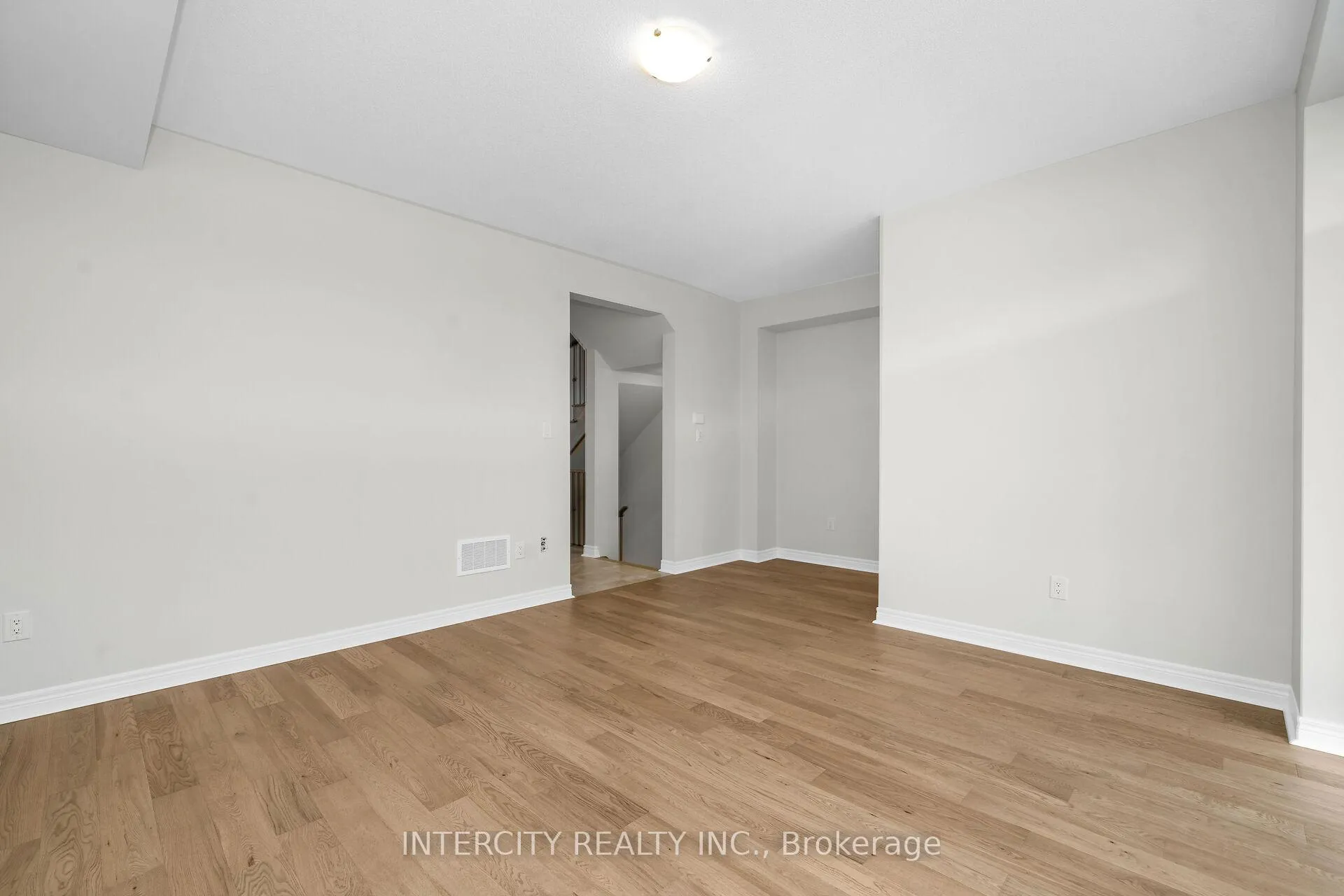 Photo 17 of 323 Inspire Boulevard, Brampton, Sandringham-Wellington North — HOMEH