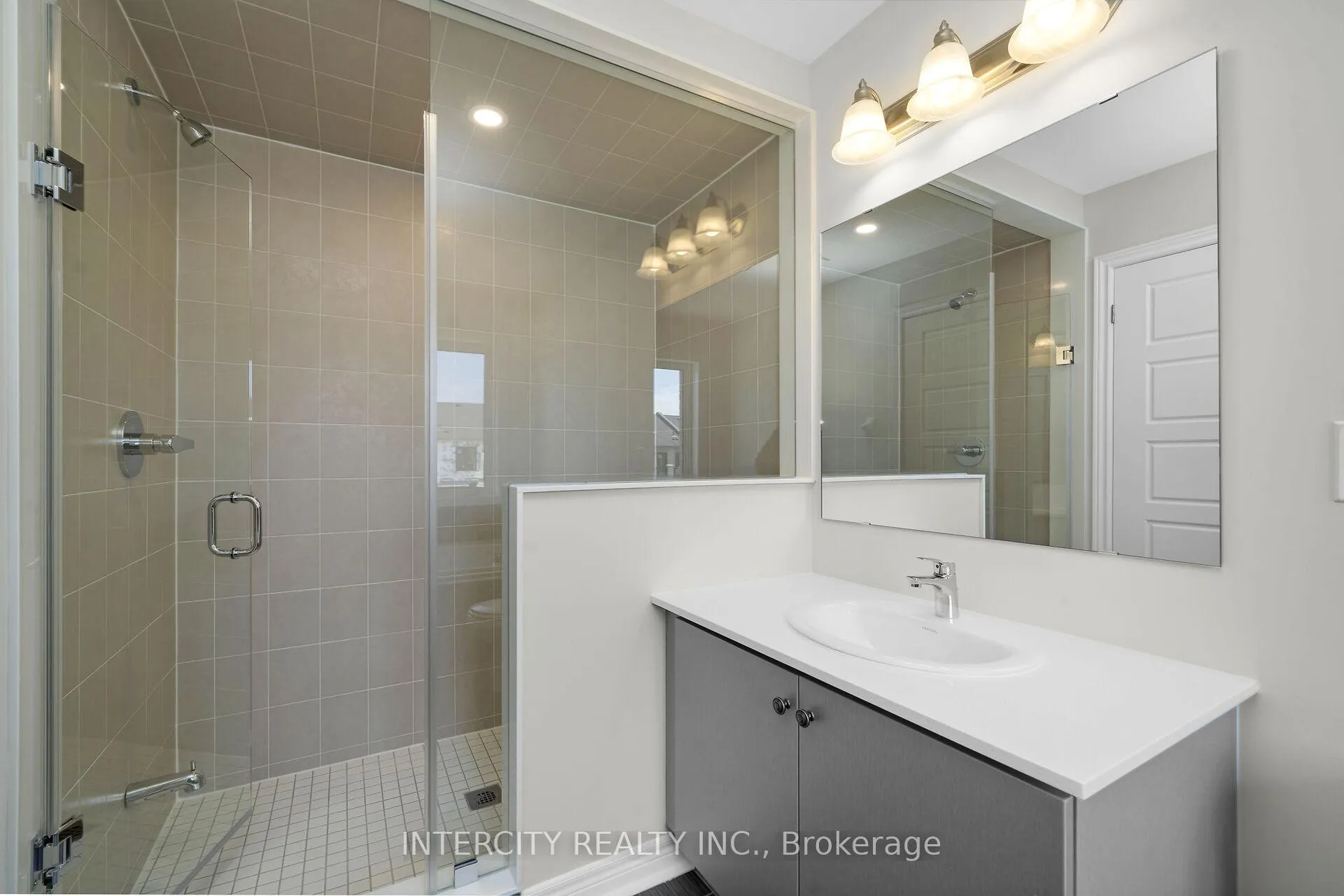 Photo 24 of 323 Inspire Boulevard, Brampton, Sandringham-Wellington North — HOMEH