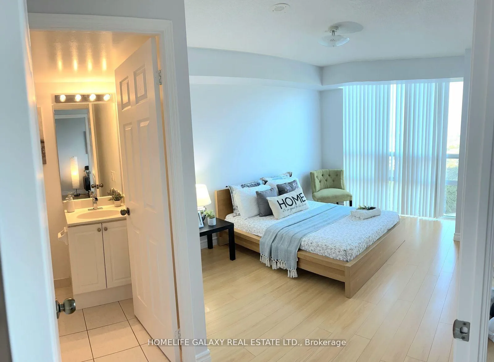 Front of Unit 1109, 68 Grangeway Avenue E