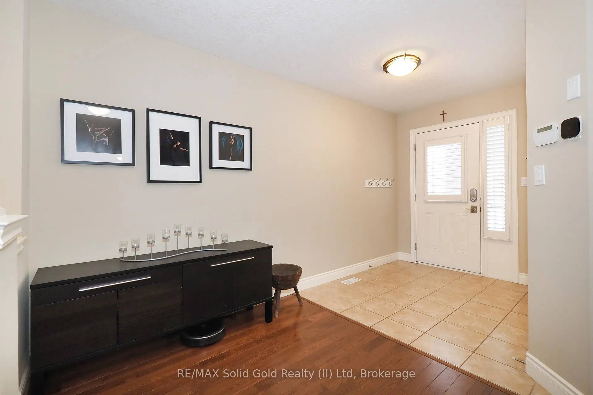 Photo 4 of 33 Huck Crescent, Kitchener — HOMEH