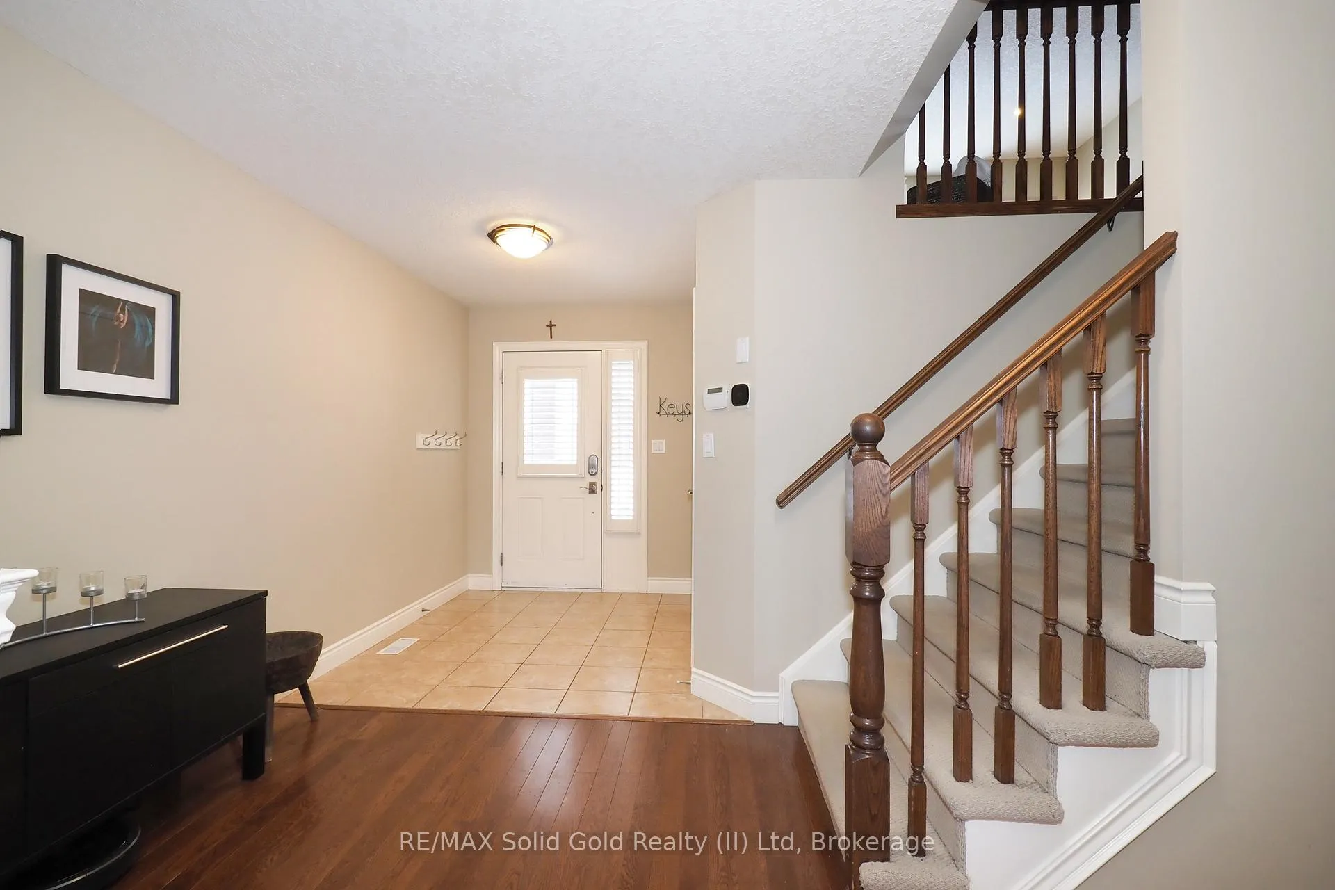 Photo 5 of 33 Huck Crescent, Kitchener — HOMEH