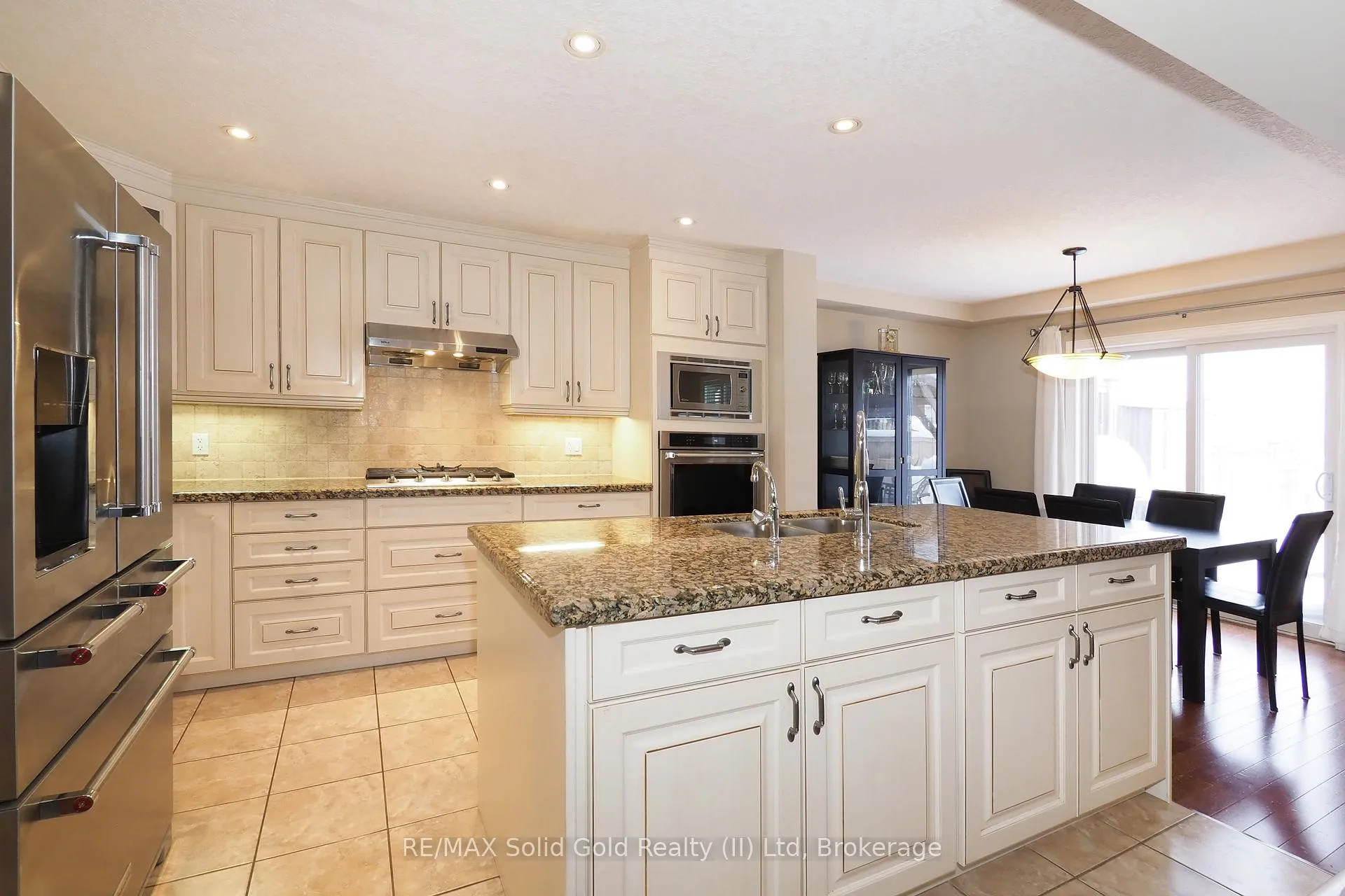 Photo 13 of 33 Huck Crescent, Kitchener — HOMEH