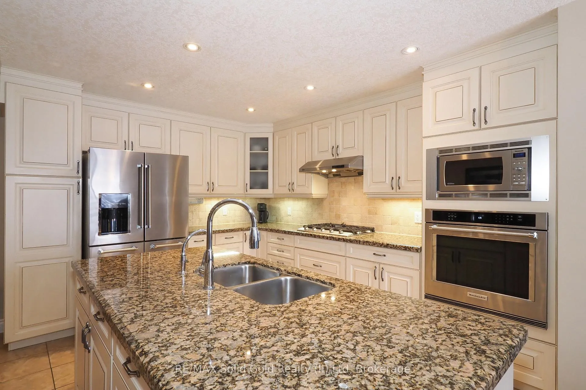Photo 16 of 33 Huck Crescent, Kitchener — HOMEH