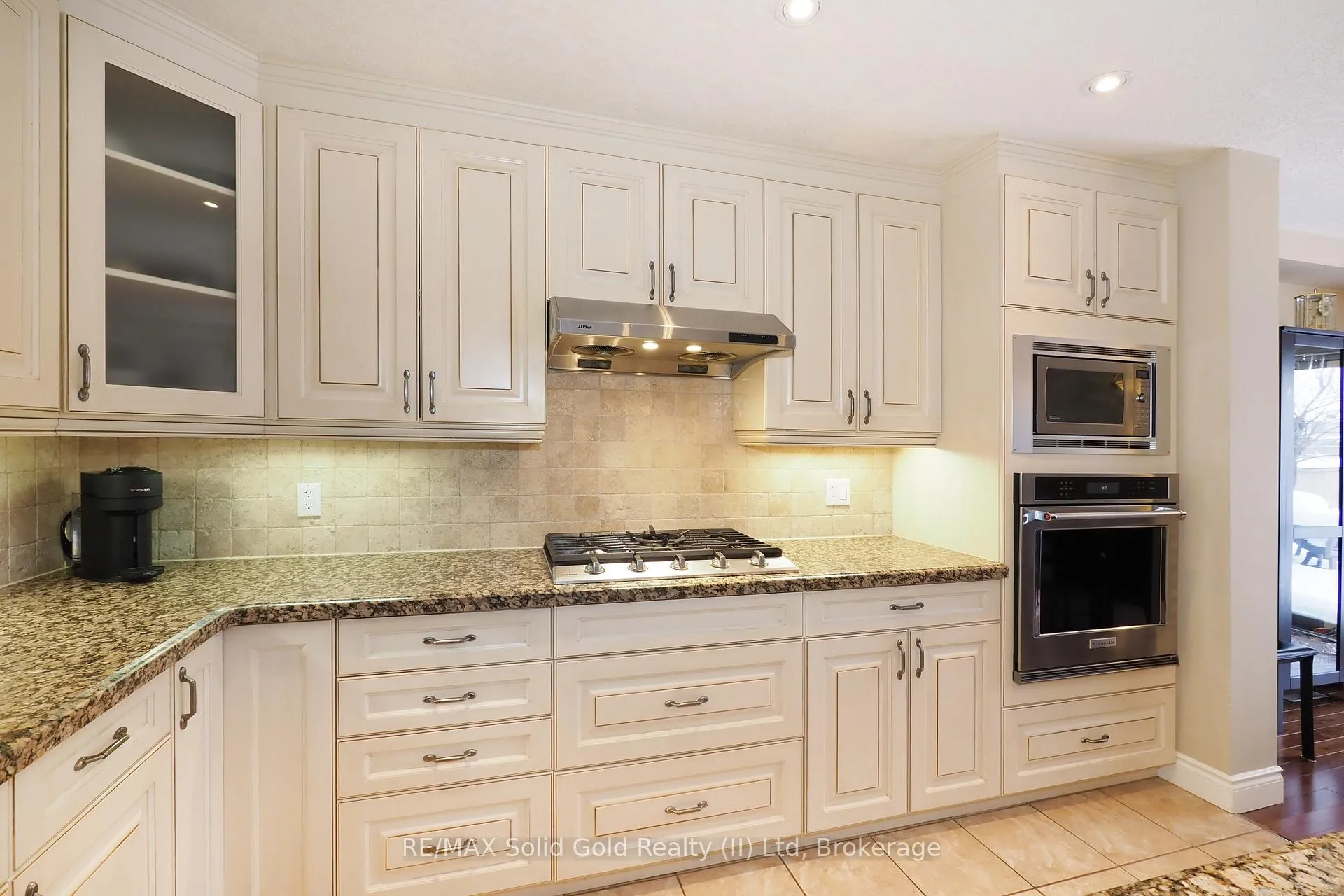 Photo 17 of 33 Huck Crescent, Kitchener — HOMEH