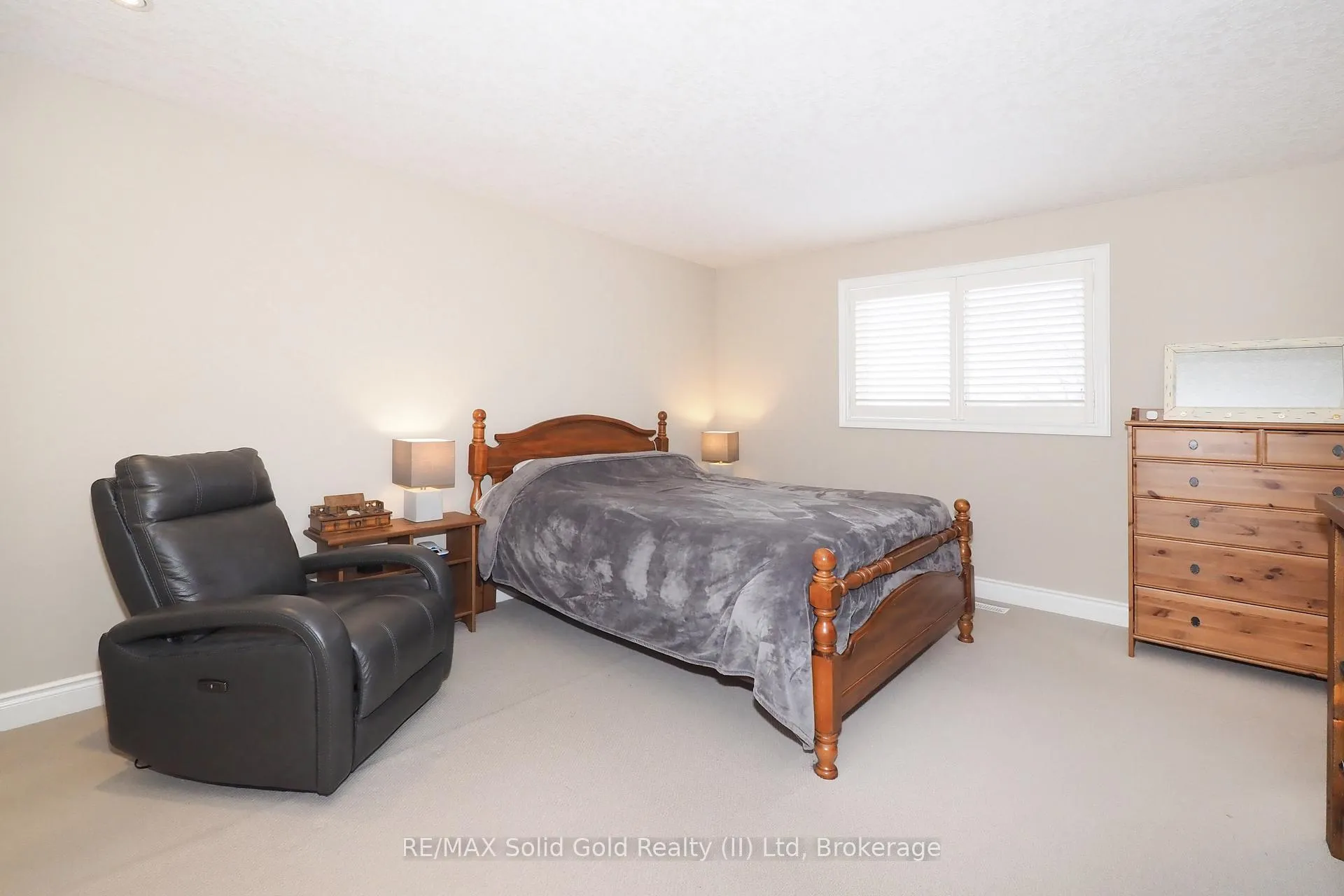 Photo 24 of 33 Huck Crescent, Kitchener — HOMEH