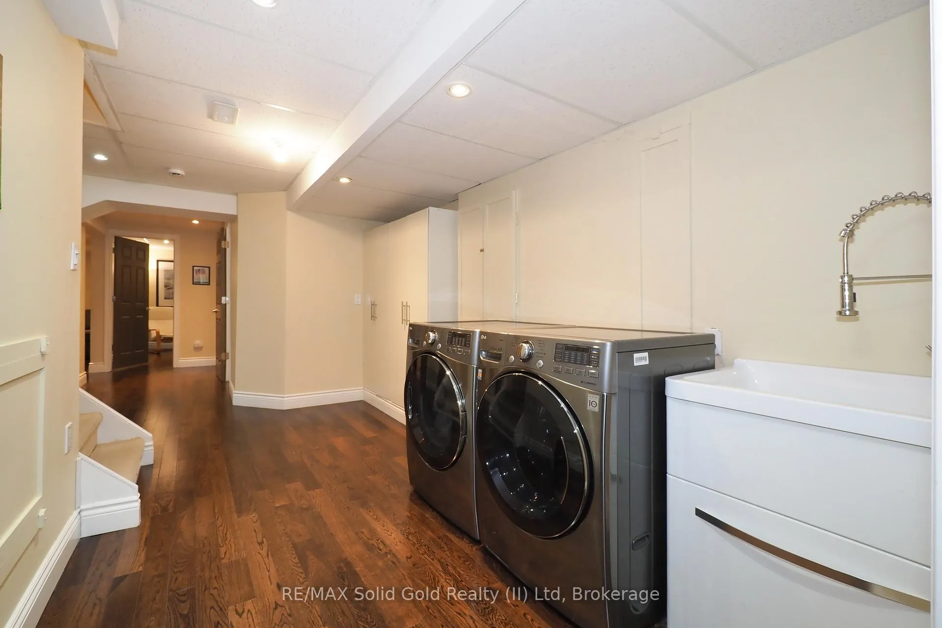 Photo 34 of 33 Huck Crescent, Kitchener — HOMEH