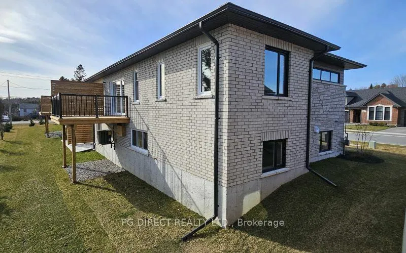 Photo 3 of 4 Cardinal Court, Prince Edward County, Sophiasburg Ward — HOMEH