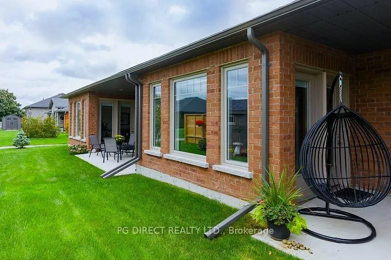 Photo 3 of 28 Beacon Drive, Brighton — HOMEH