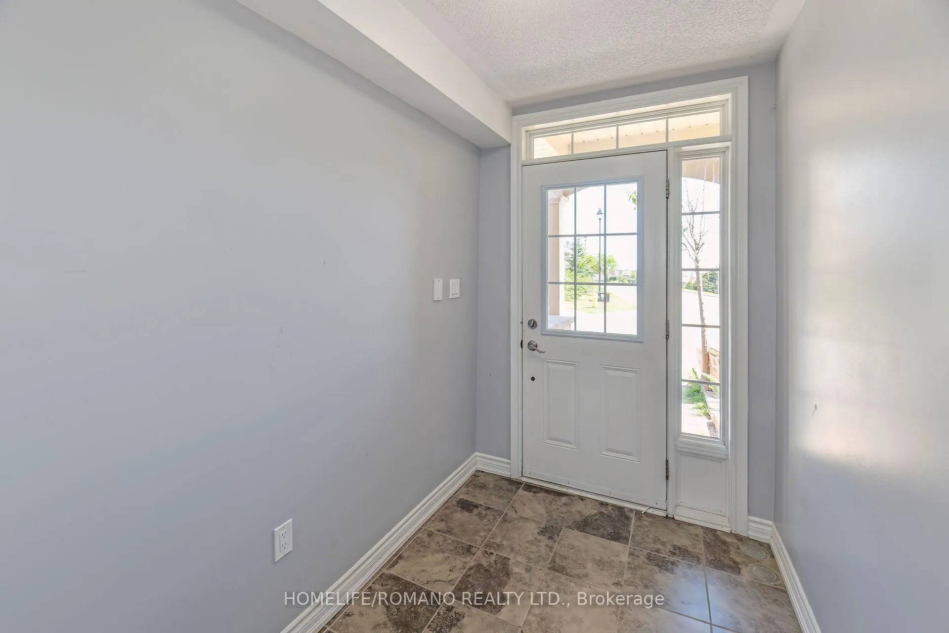 Photo 2 of 33 Comfort Way, Whitby, Blue Grass Meadows — HOMEH
