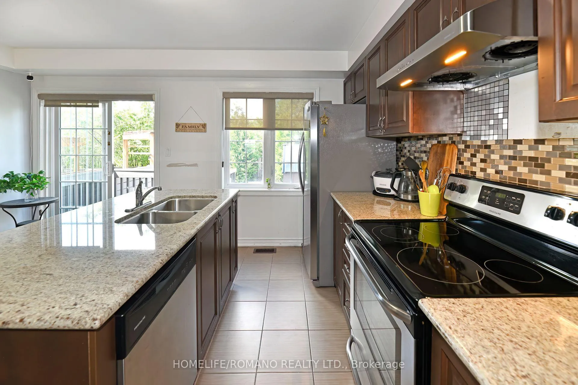 Photo 9 of 33 Comfort Way, Whitby, Blue Grass Meadows — HOMEH