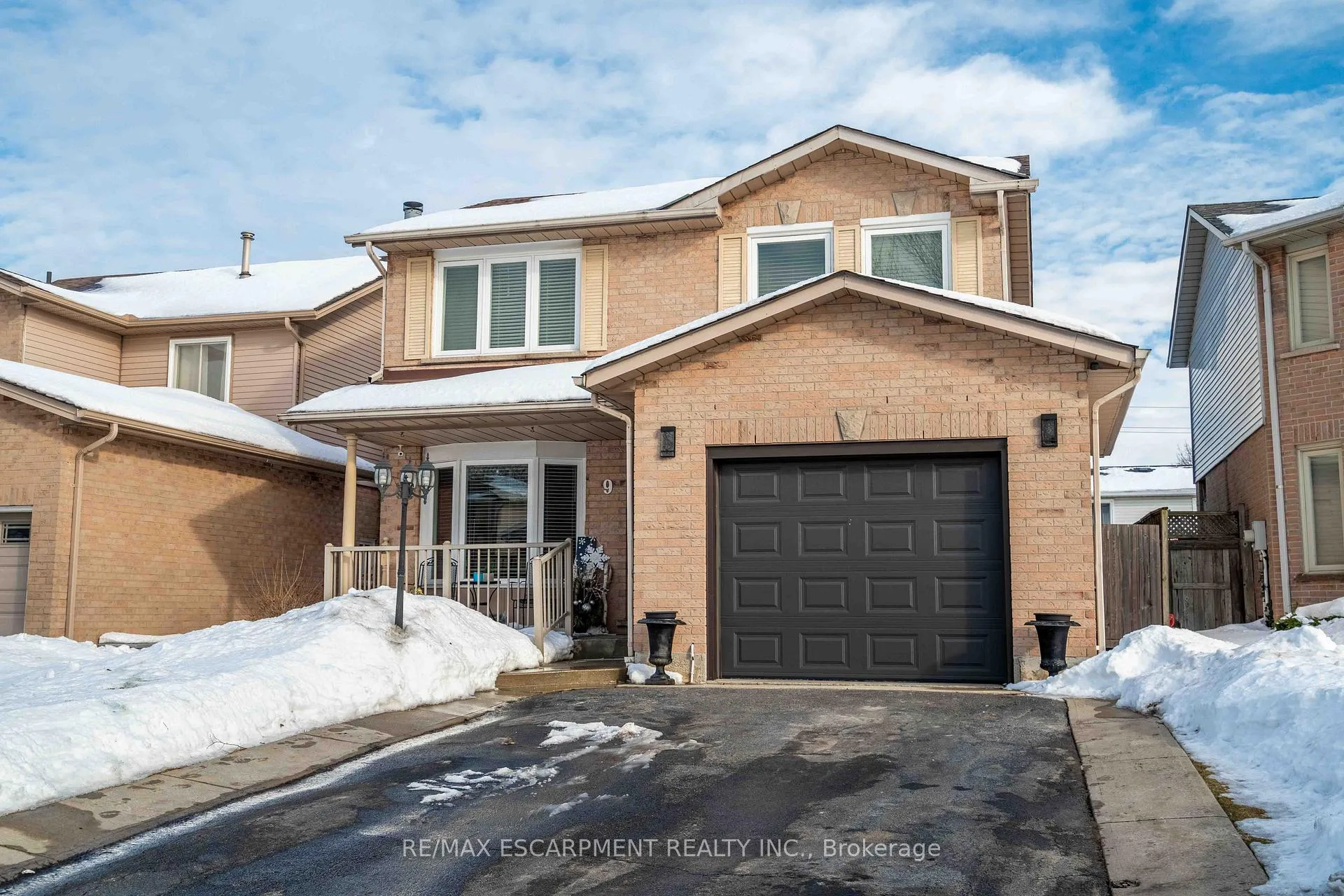 Photo 4 of 9 Beachgrove Crescent, Hamilton, Stoney Creek Mountain — HOMEH