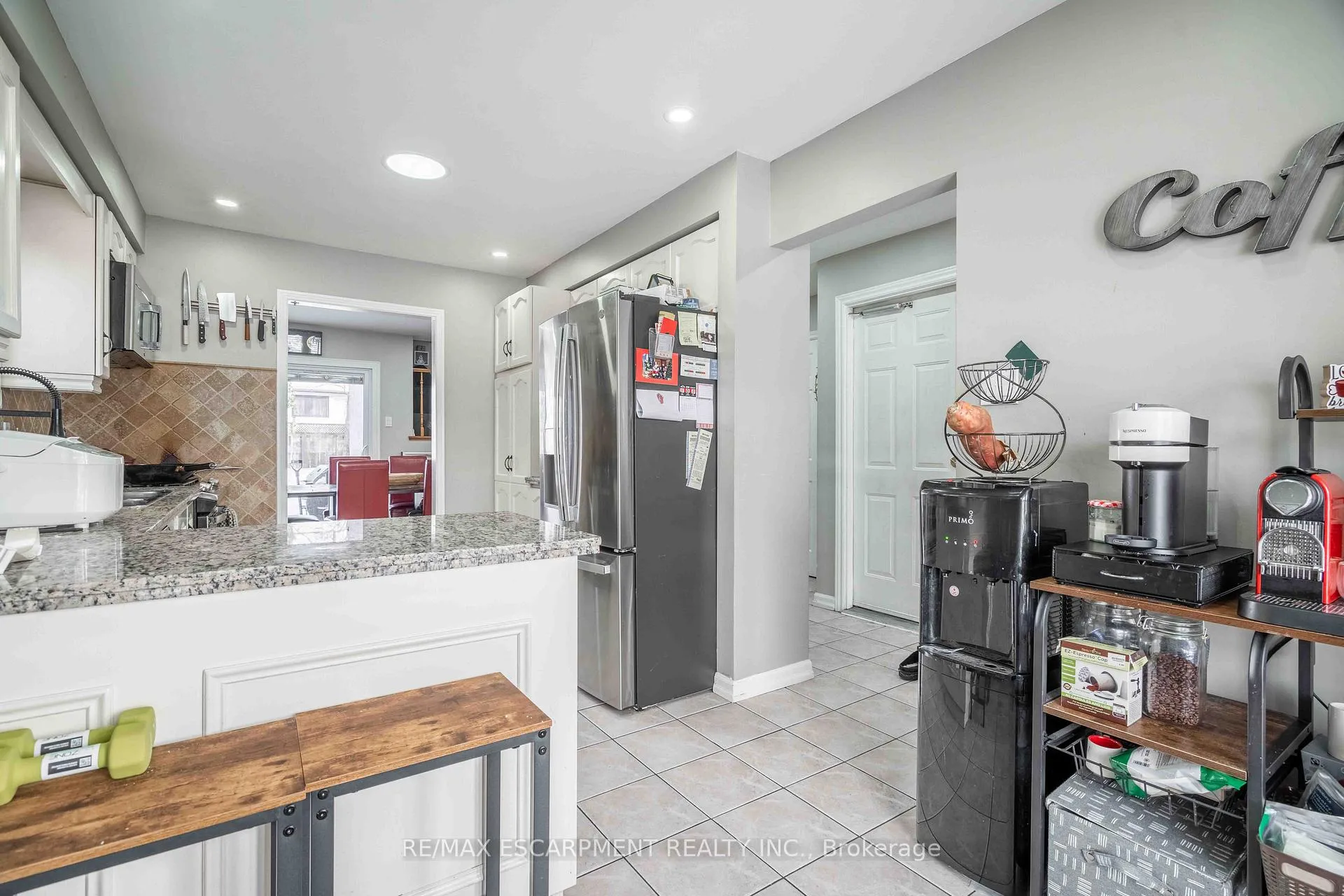 Photo 8 of 9 Beachgrove Crescent, Hamilton, Stoney Creek Mountain — HOMEH