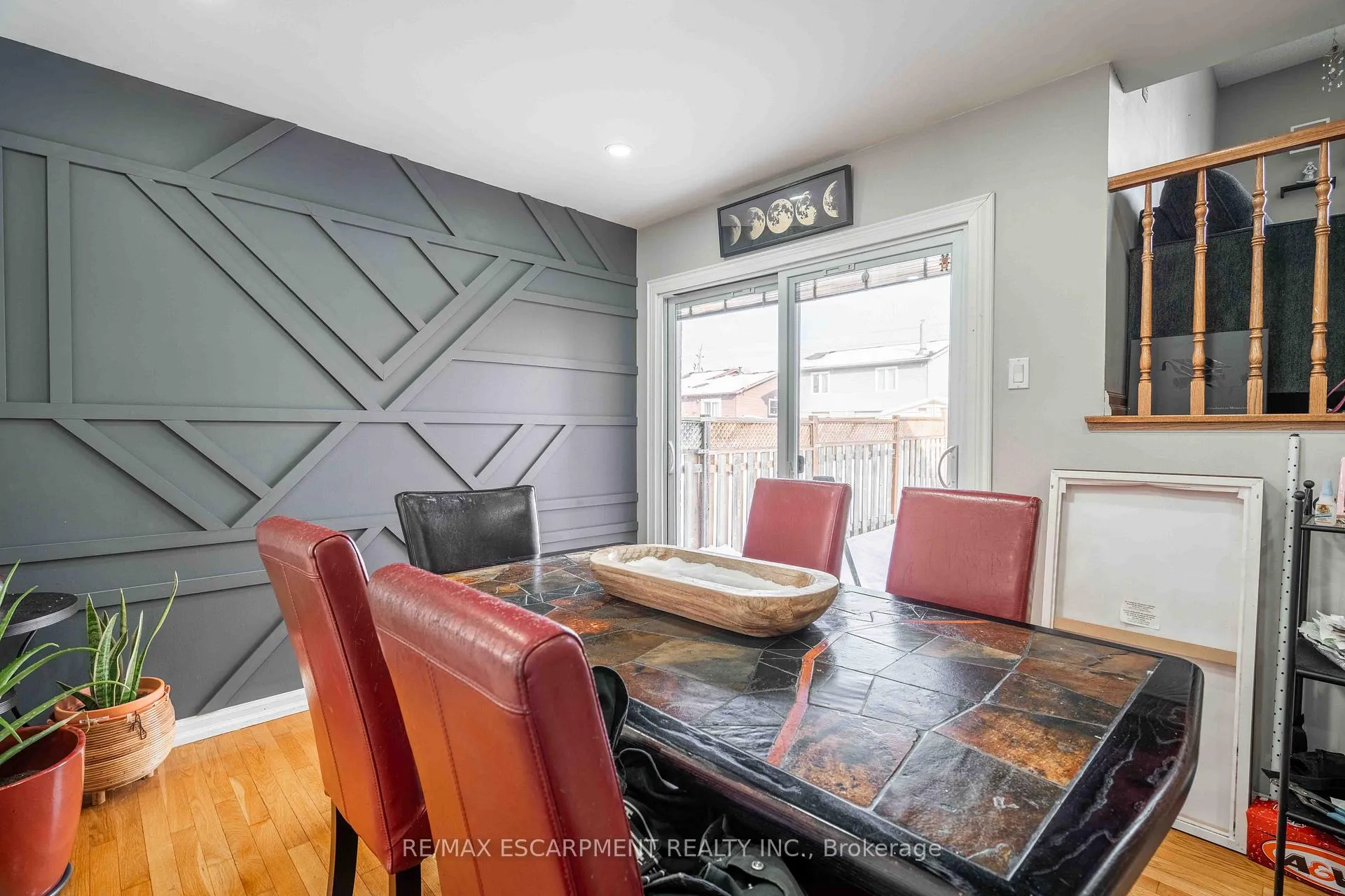 Photo 17 of 9 Beachgrove Crescent, Hamilton, Stoney Creek Mountain — HOMEH