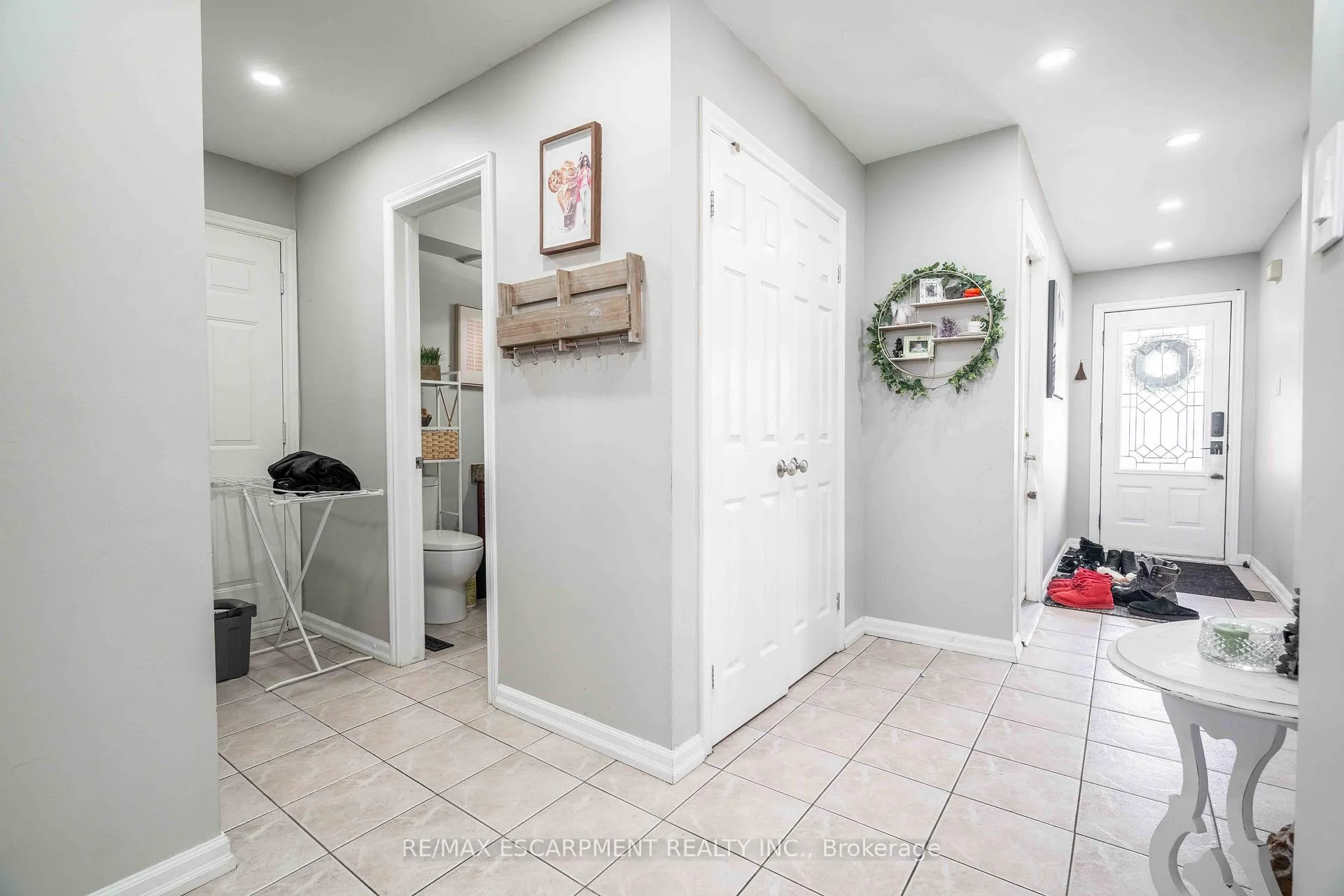 Photo 20 of 9 Beachgrove Crescent, Hamilton, Stoney Creek Mountain — HOMEH