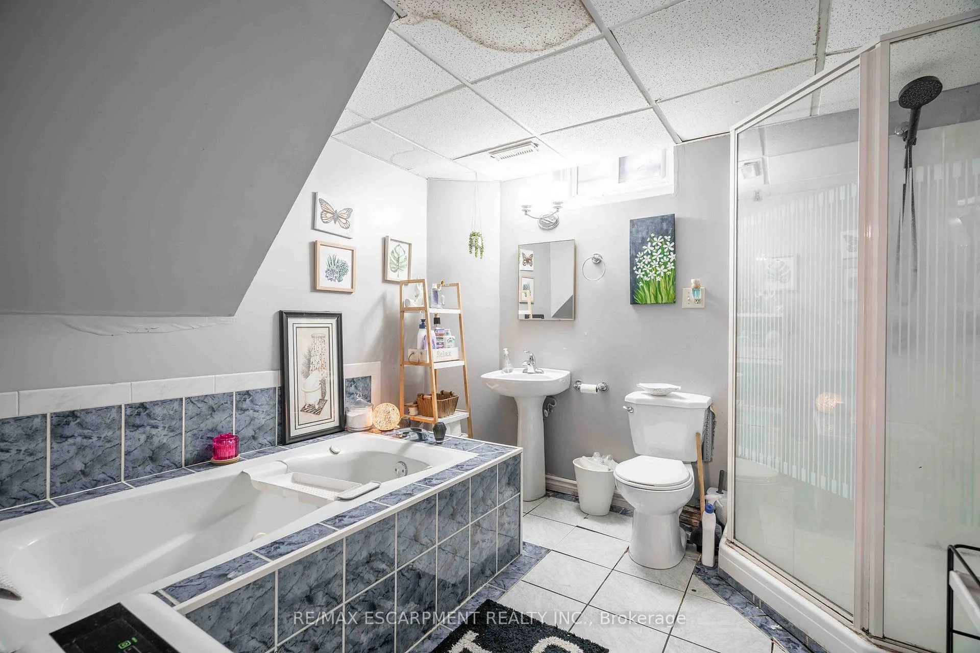 Photo 38 of 9 Beachgrove Crescent, Hamilton, Stoney Creek Mountain — HOMEH