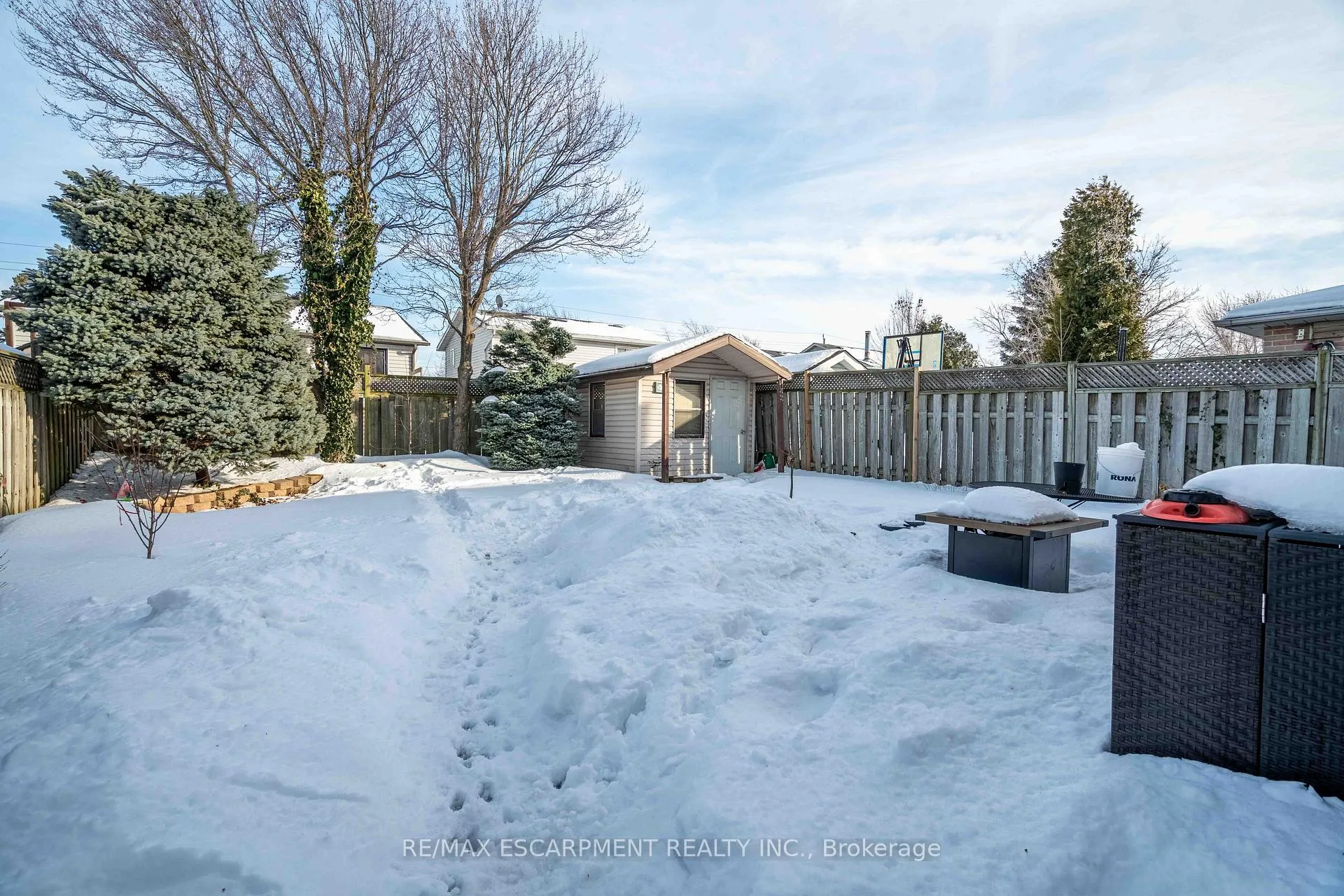 Photo 39 of 9 Beachgrove Crescent, Hamilton, Stoney Creek Mountain — HOMEH