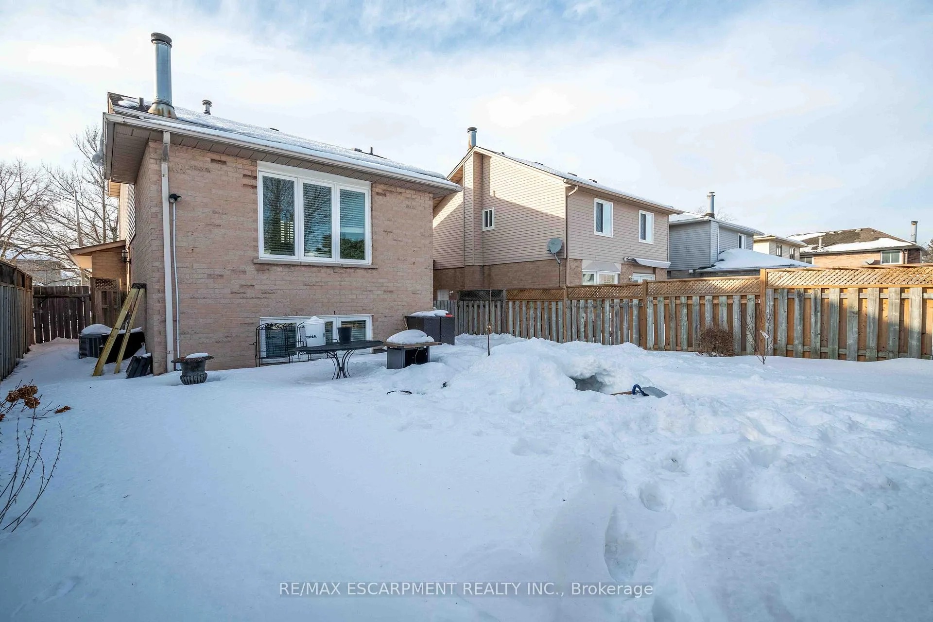Photo 41 of 9 Beachgrove Crescent, Hamilton, Stoney Creek Mountain — HOMEH