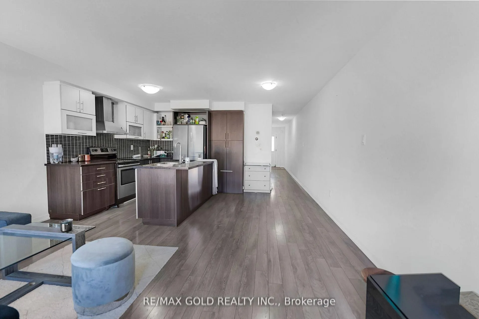 Photo 5 of 124 Baffin Crescent, Brampton, Northwest Sandalwood Parkway — HOMEH