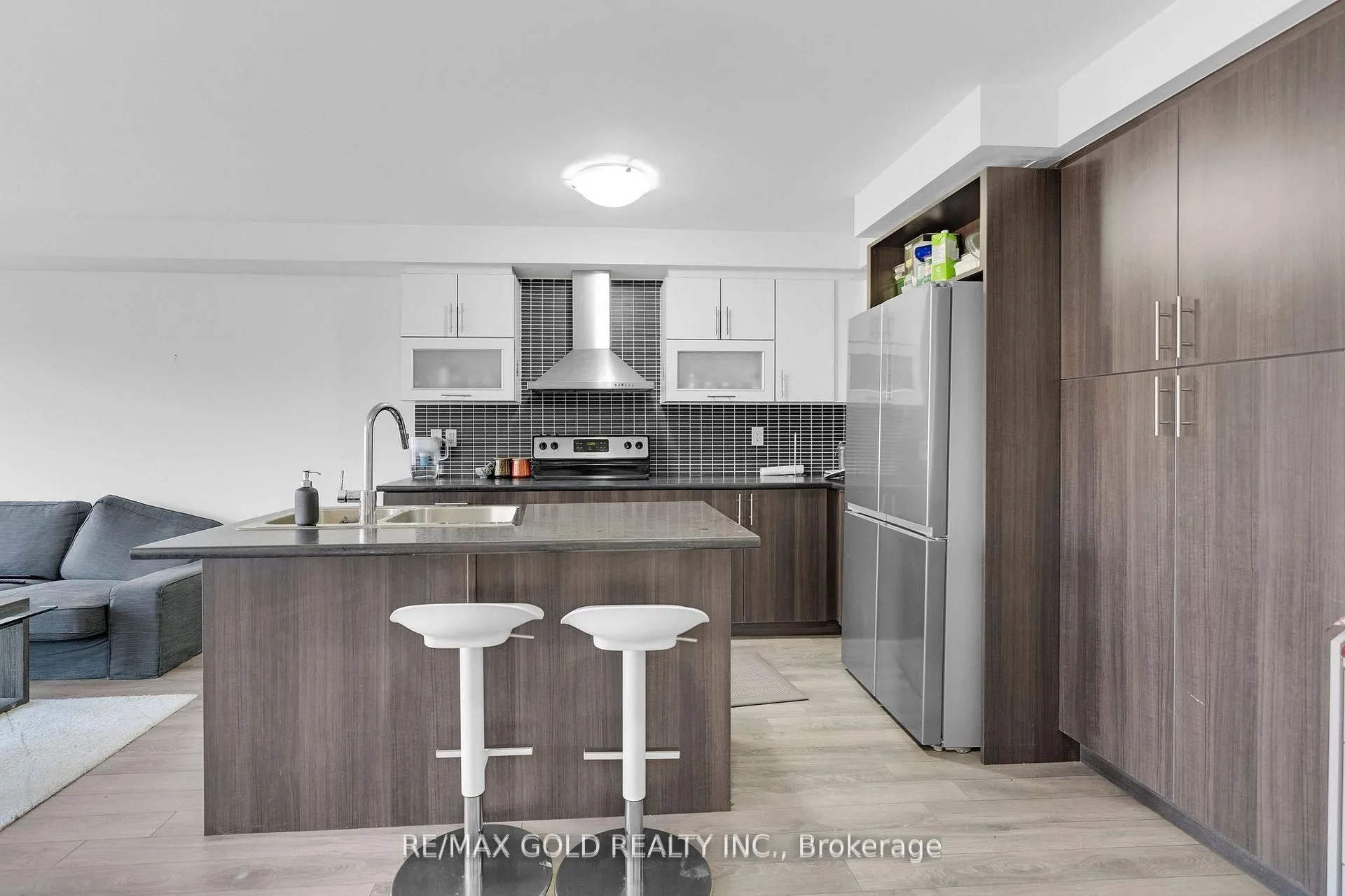 Photo 6 of 124 Baffin Crescent, Brampton, Northwest Sandalwood Parkway — HOMEH