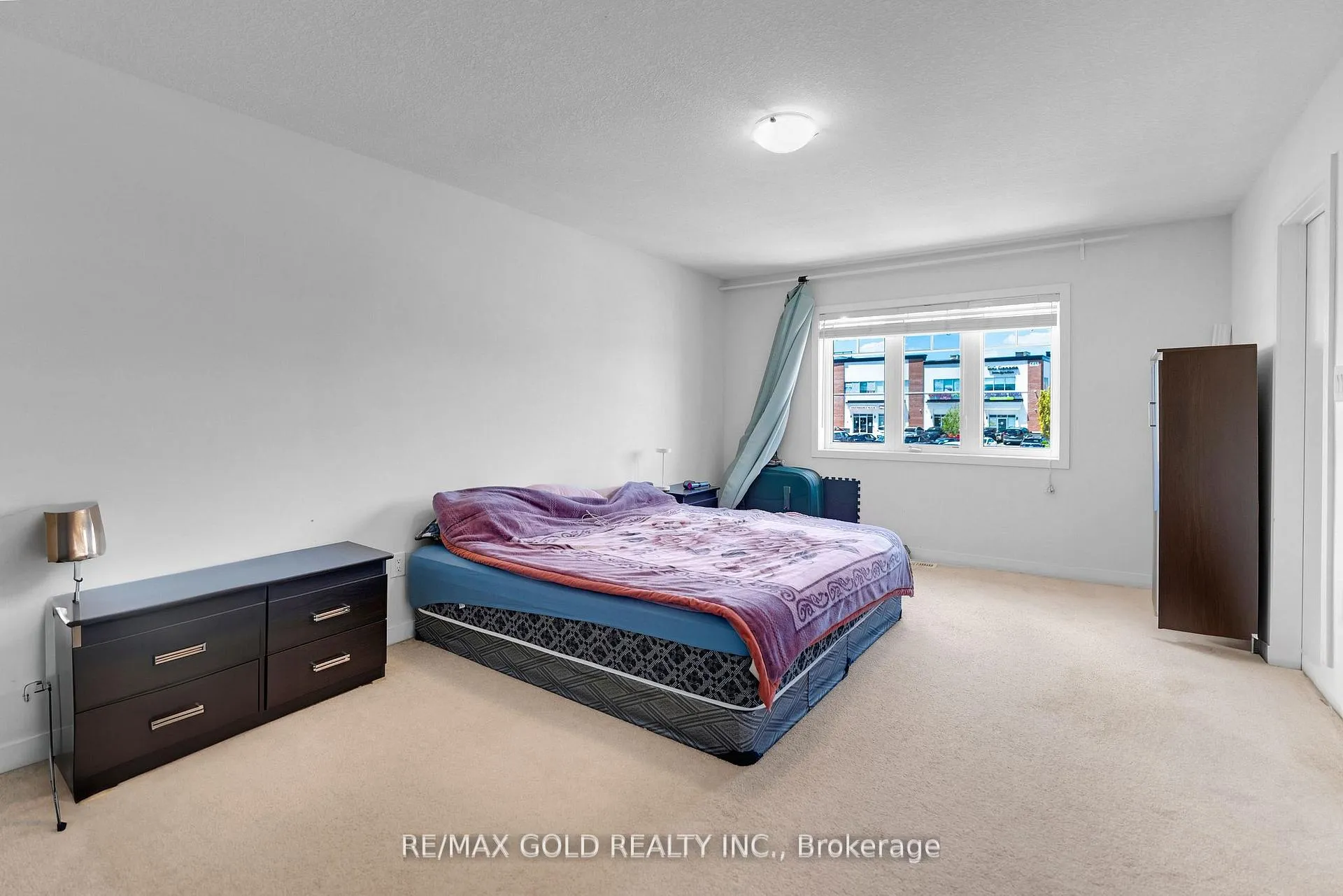 Photo 11 of 124 Baffin Crescent, Brampton, Northwest Sandalwood Parkway — HOMEH