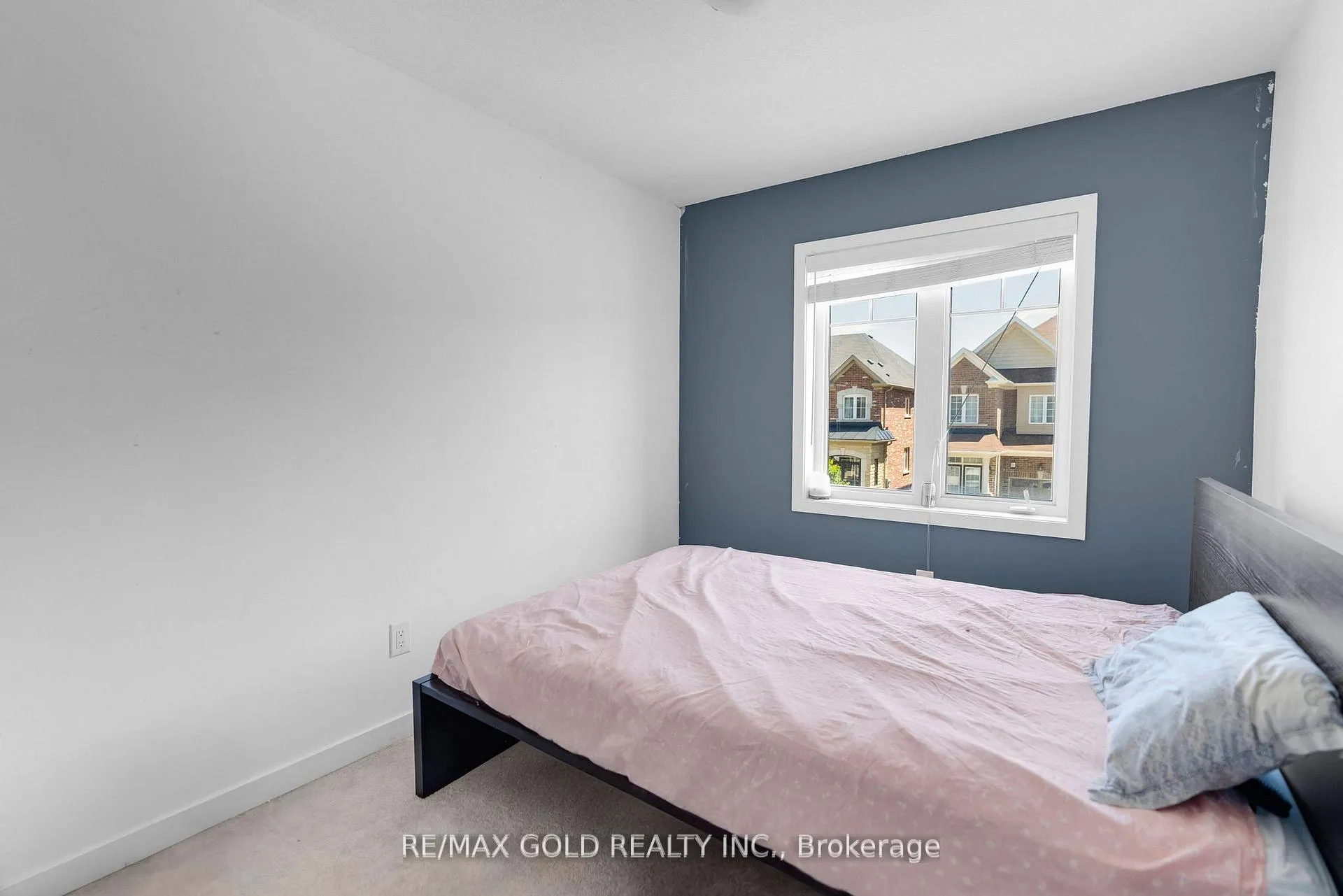 Photo 16 of 124 Baffin Crescent, Brampton, Northwest Sandalwood Parkway — HOMEH