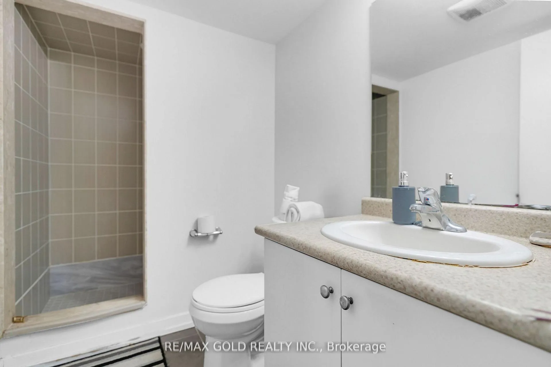 Photo 21 of 124 Baffin Crescent, Brampton, Northwest Sandalwood Parkway — HOMEH