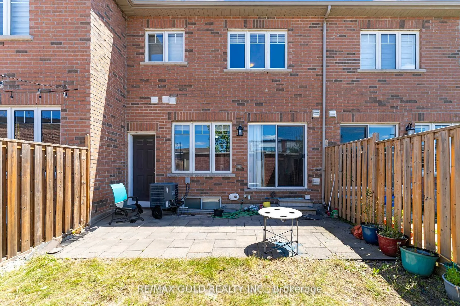 Photo 22 of 124 Baffin Crescent, Brampton, Northwest Sandalwood Parkway — HOMEH