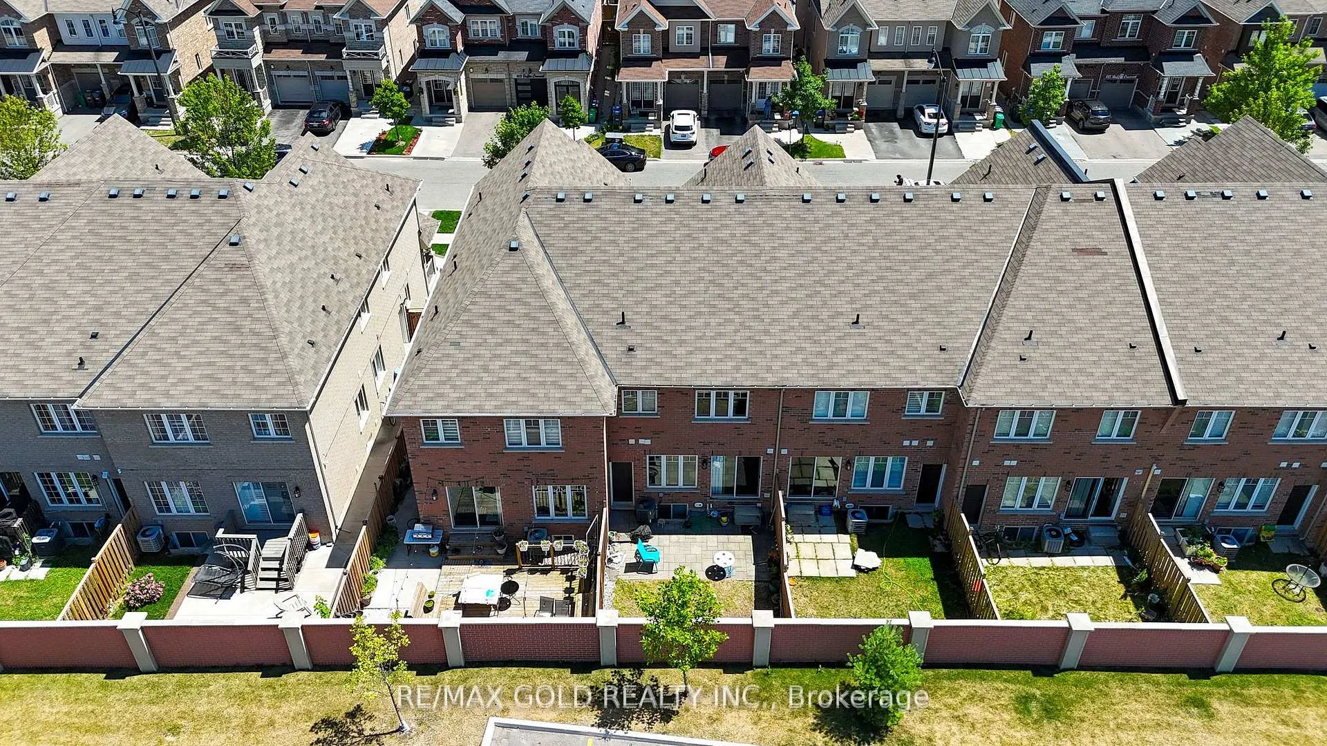 Photo 26 of 124 Baffin Crescent, Brampton, Northwest Sandalwood Parkway — HOMEH
