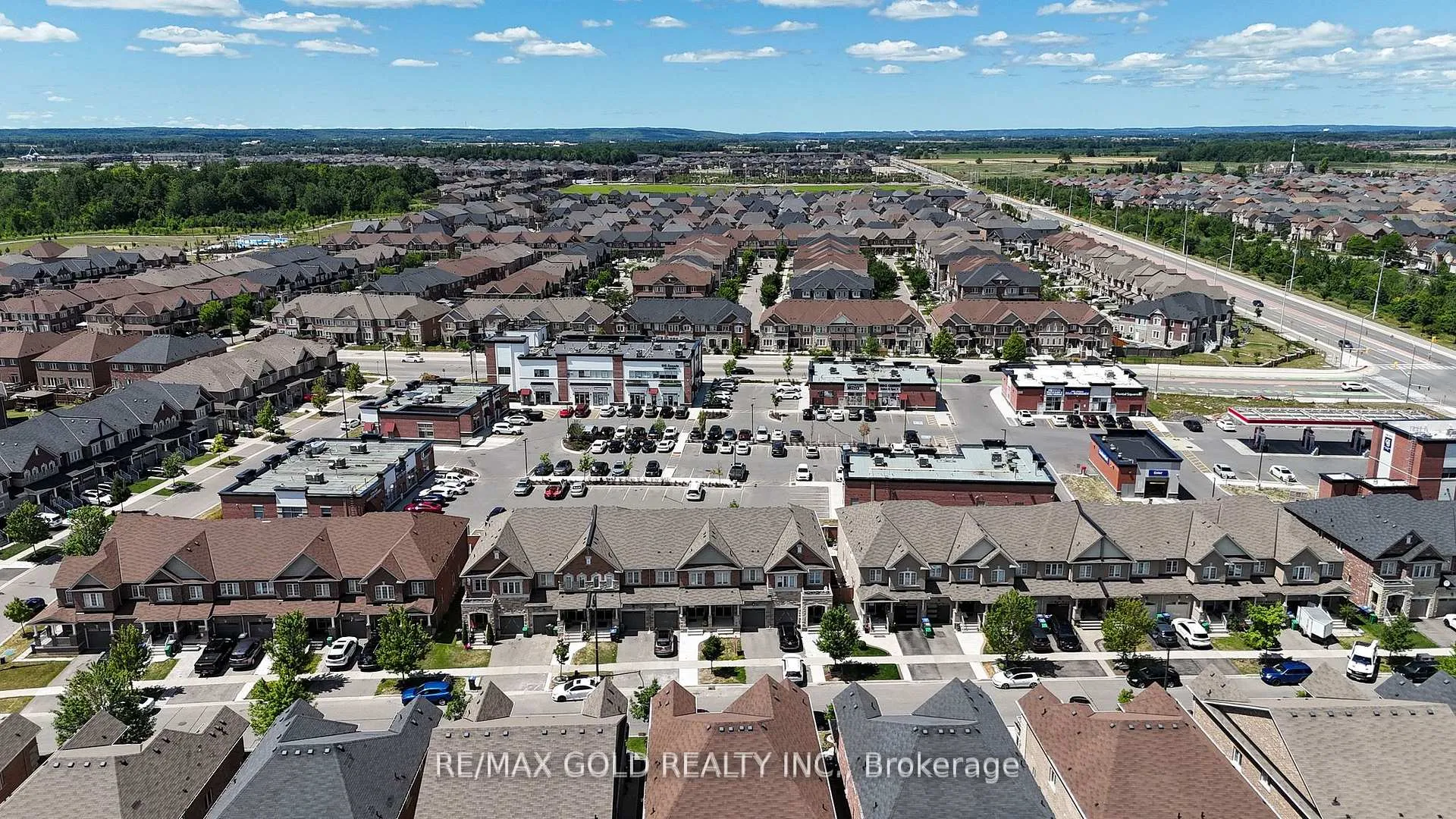Photo 29 of 124 Baffin Crescent, Brampton, Northwest Sandalwood Parkway — HOMEH