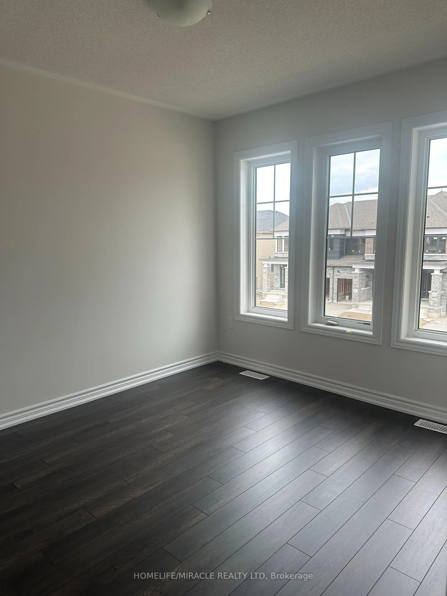Photo 9 of 5 Prudhoe Terrace, Barrie, Rural Barrie Southeast — HOMEH