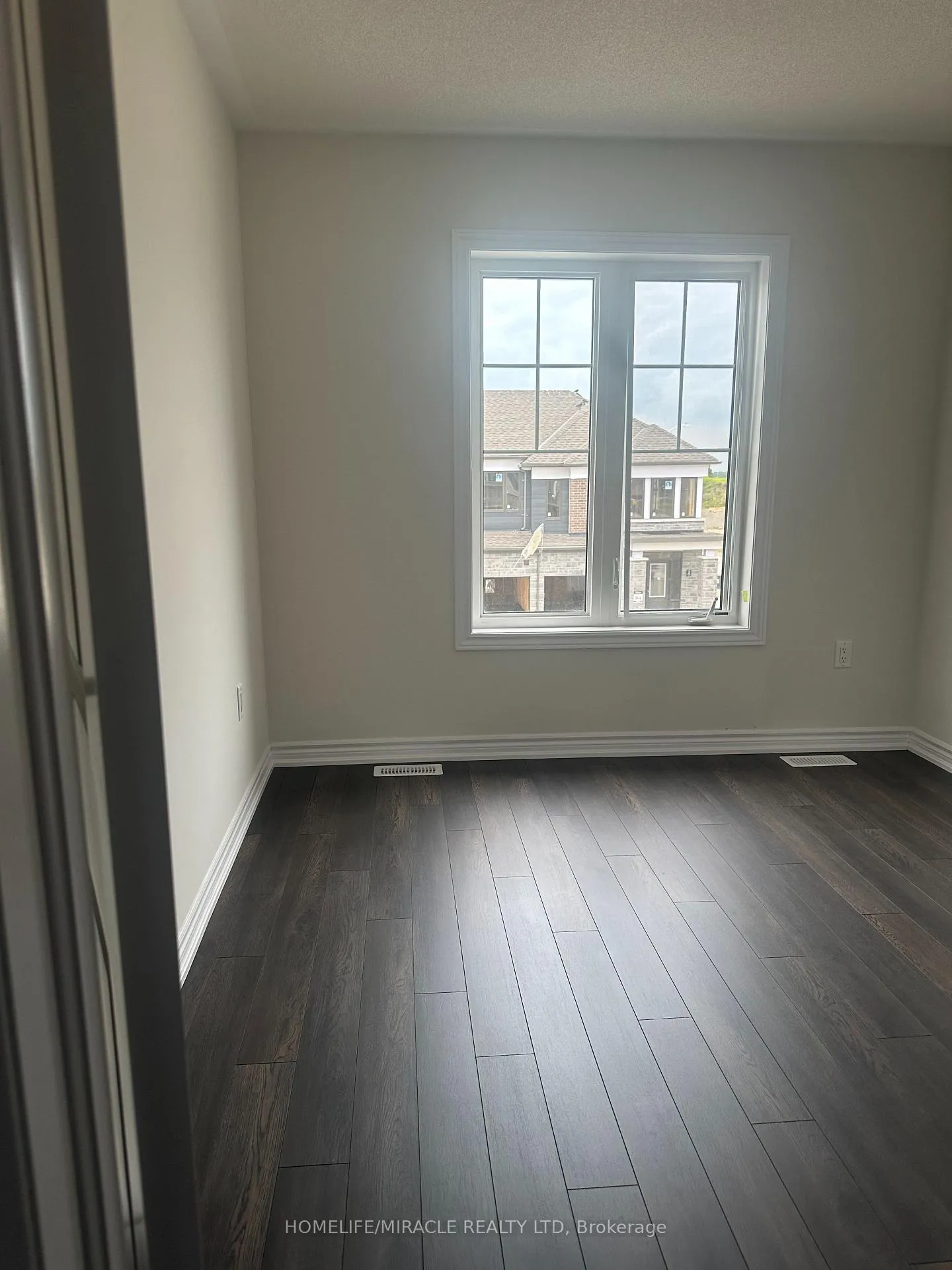 Photo 10 of 5 Prudhoe Terrace, Barrie, Rural Barrie Southeast — HOMEH